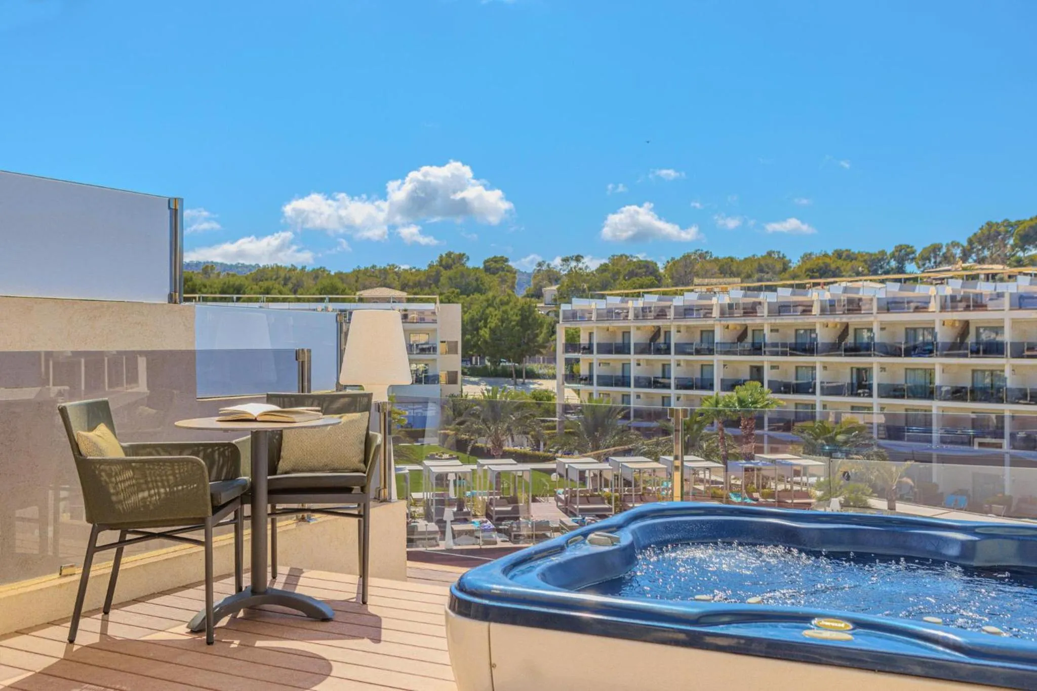 Photo of the whole room in Zafiro Palace Palmanova