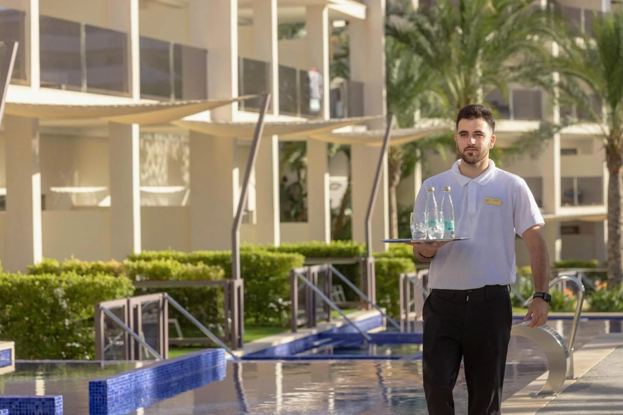 Swimming pool in Zafiro Palace Palmanova