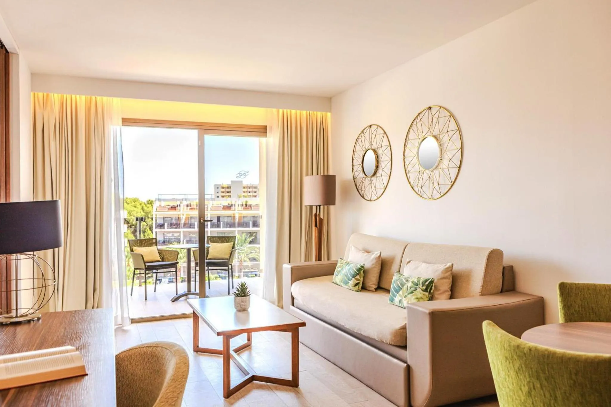 Photo of the whole room in Zafiro Palace Palmanova