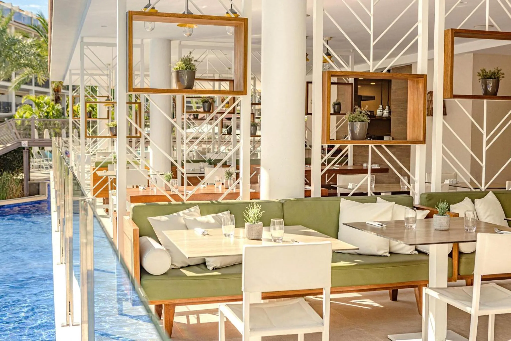 Restaurant/places to eat in Zafiro Palace Palmanova