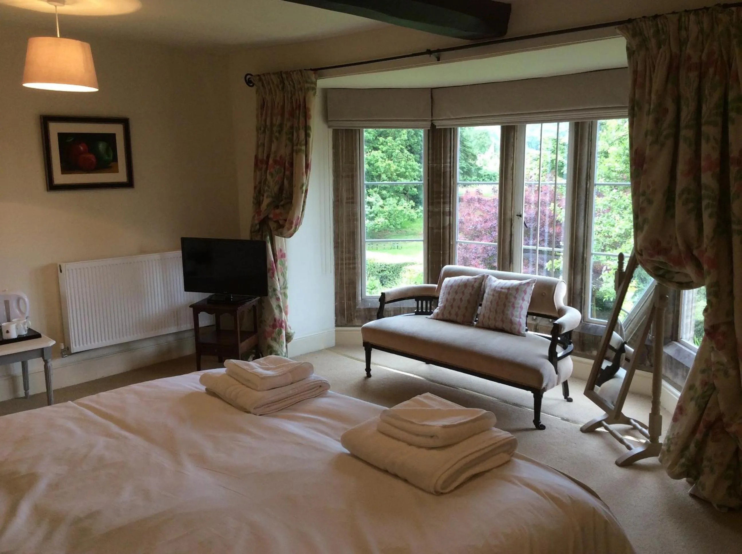 Photo of the whole room, Bed in Castle Farm House B&B