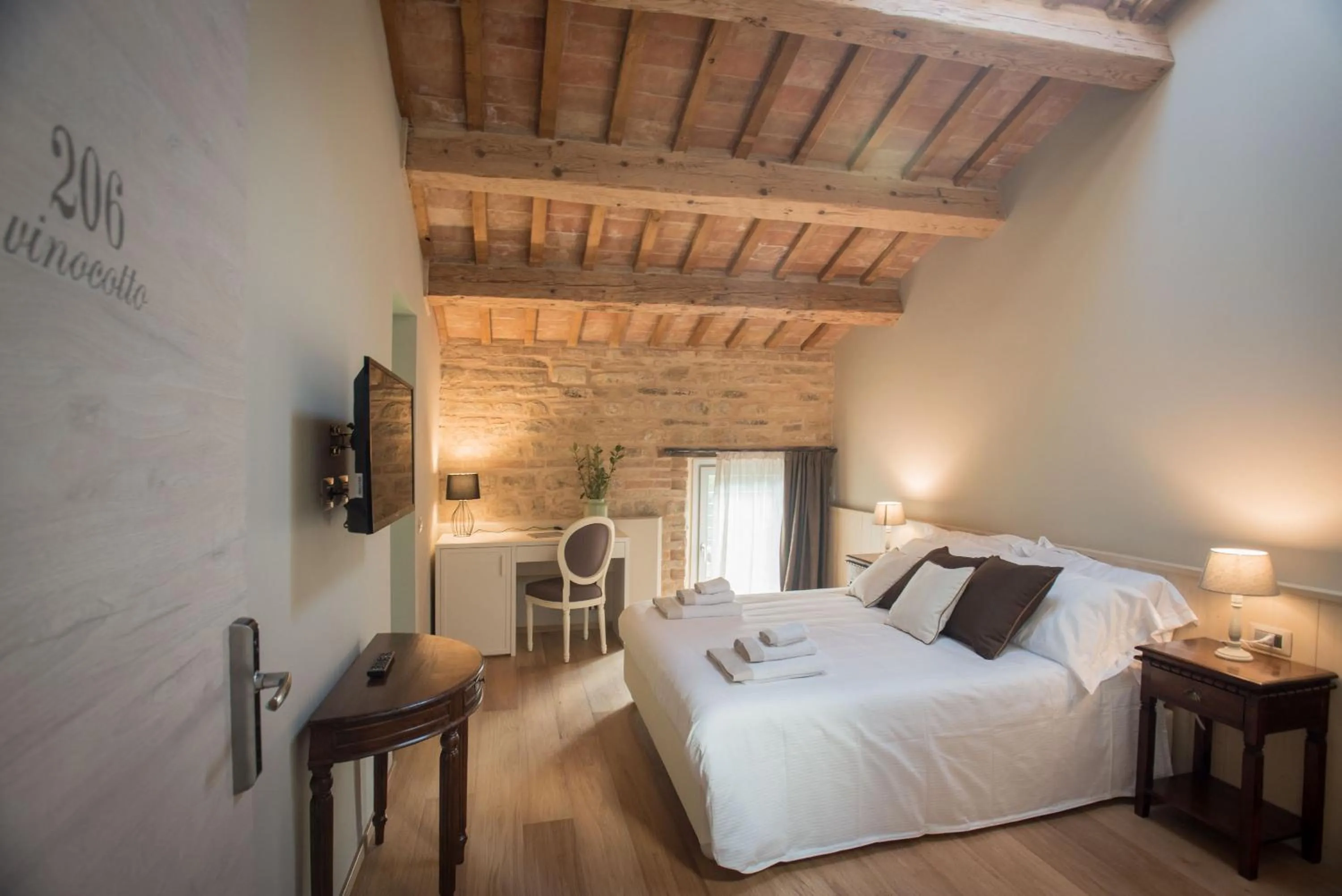 Photo of the whole room, Bed in Villa Anitori Prestige Relais & Spa