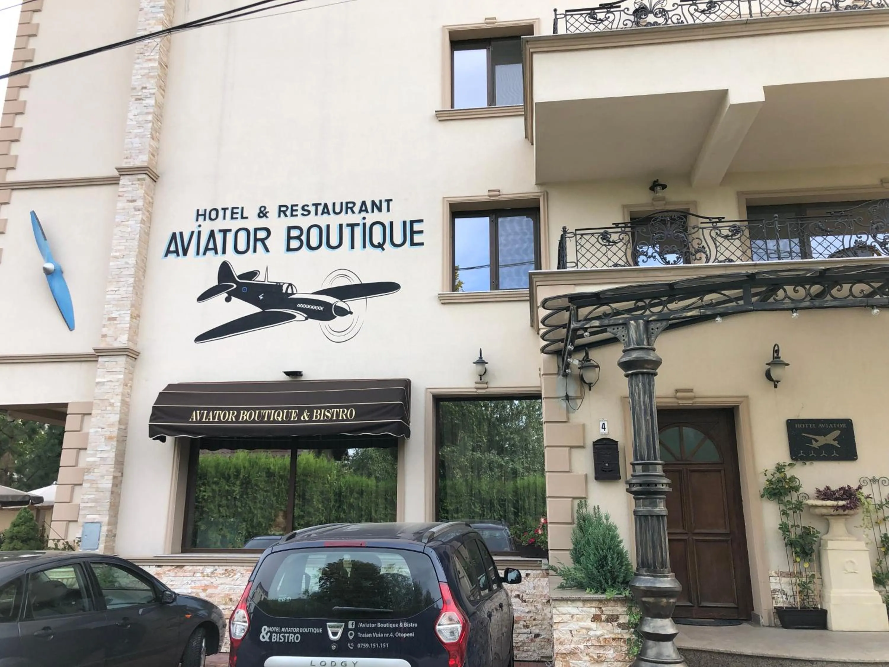 Facade/entrance in Hotel Aviator Boutique