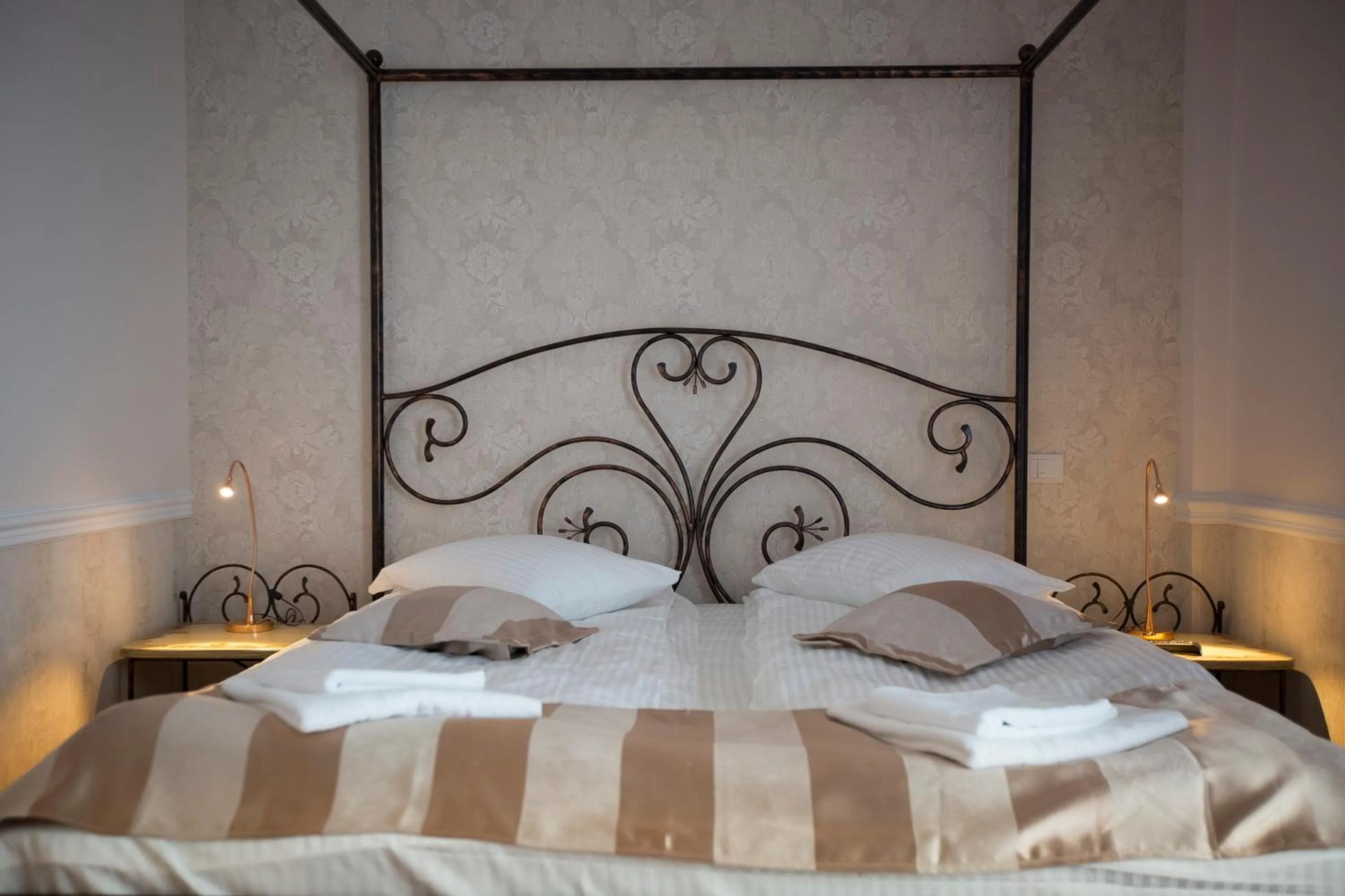 Photo of the whole room, Bed in Hotel Aviator Boutique