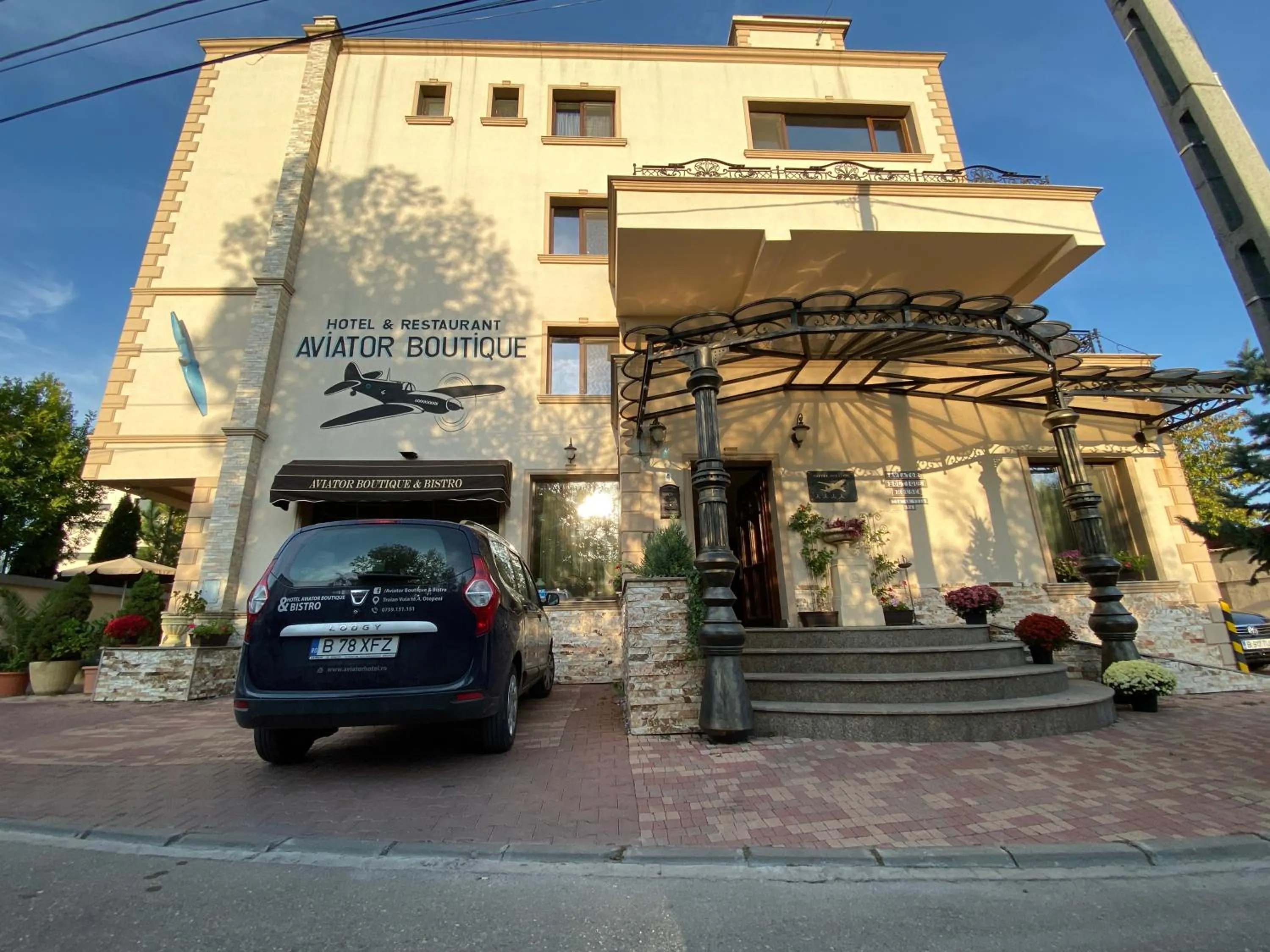 Facade/entrance in Hotel Aviator Boutique