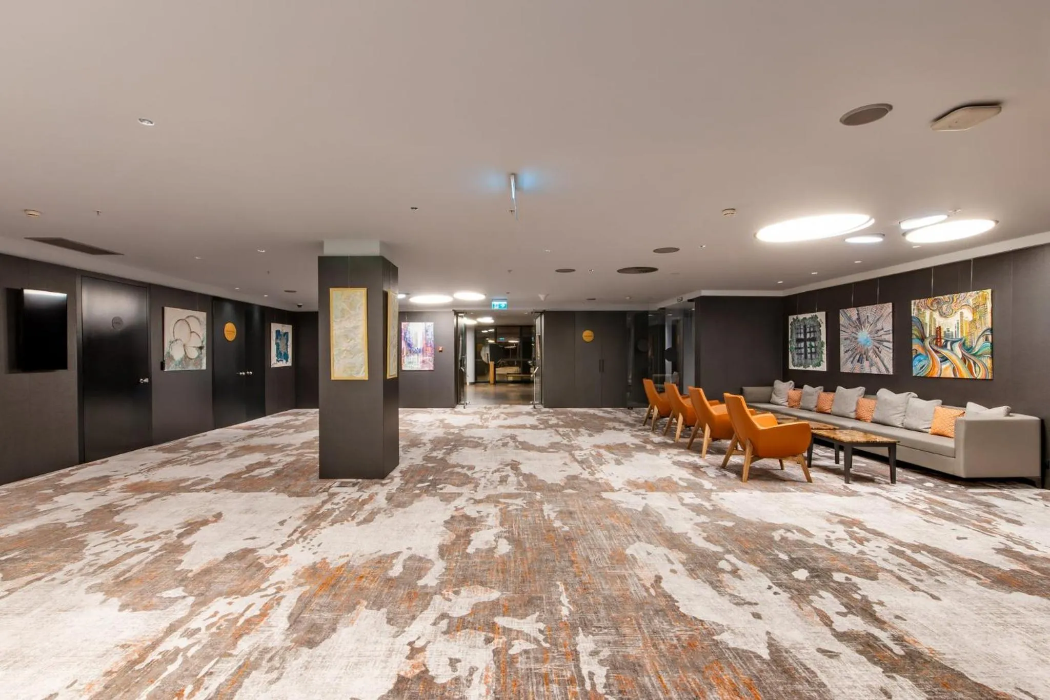 Lobby or reception in Crowne Plaza Podgorica by IHG