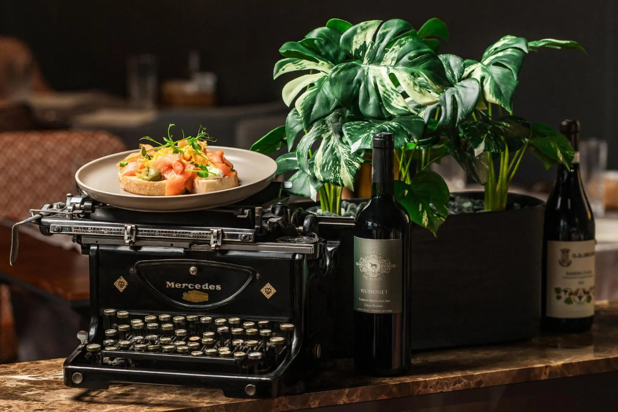 Restaurant/places to eat in Crowne Plaza Podgorica by IHG