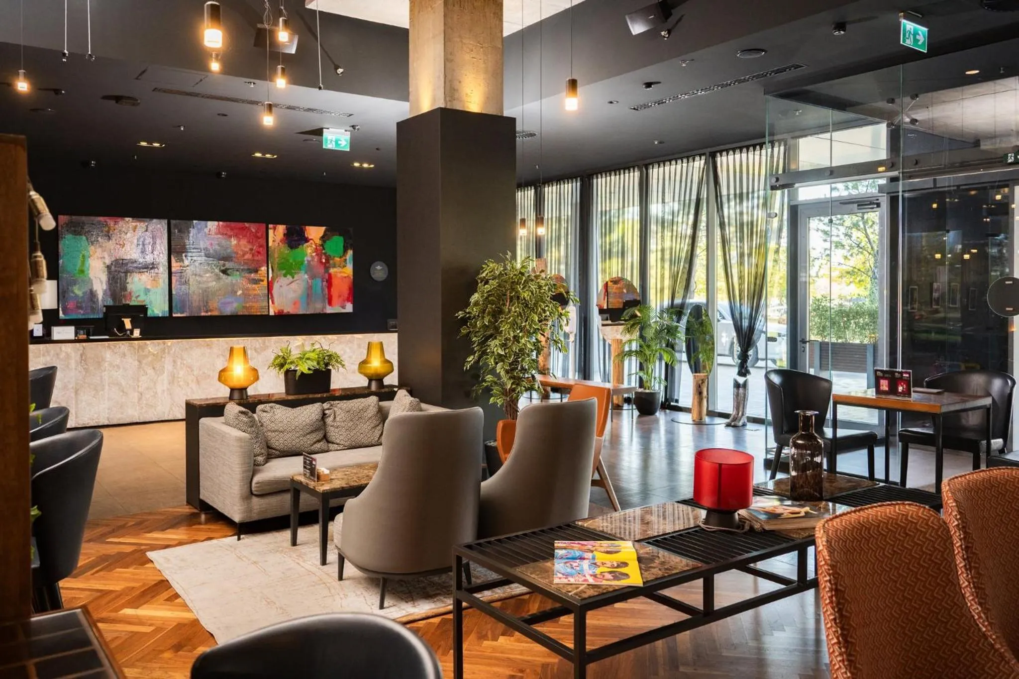 Lounge or bar in Crowne Plaza Podgorica by IHG