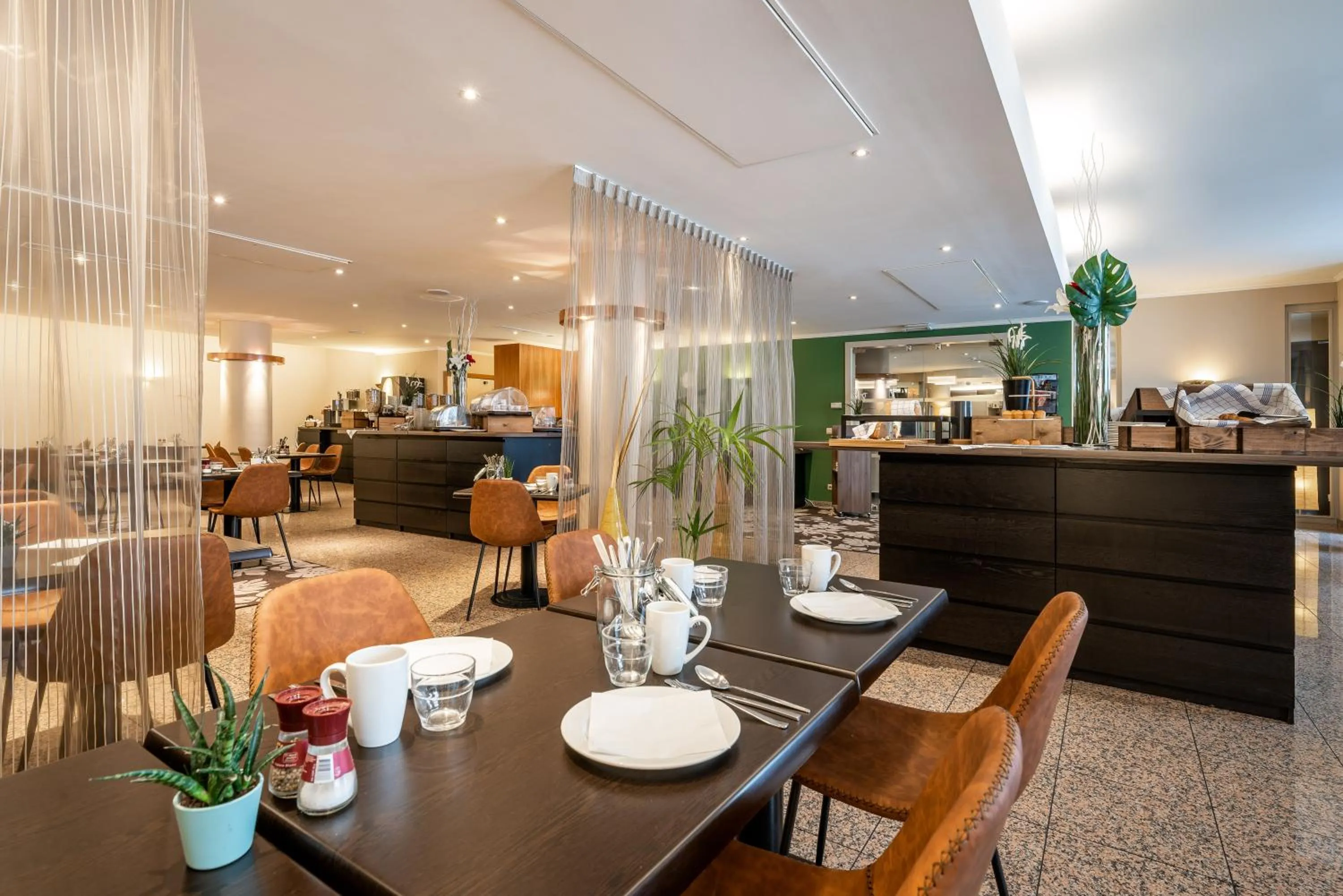 Restaurant/places to eat in Astoria Hotel Antwerp