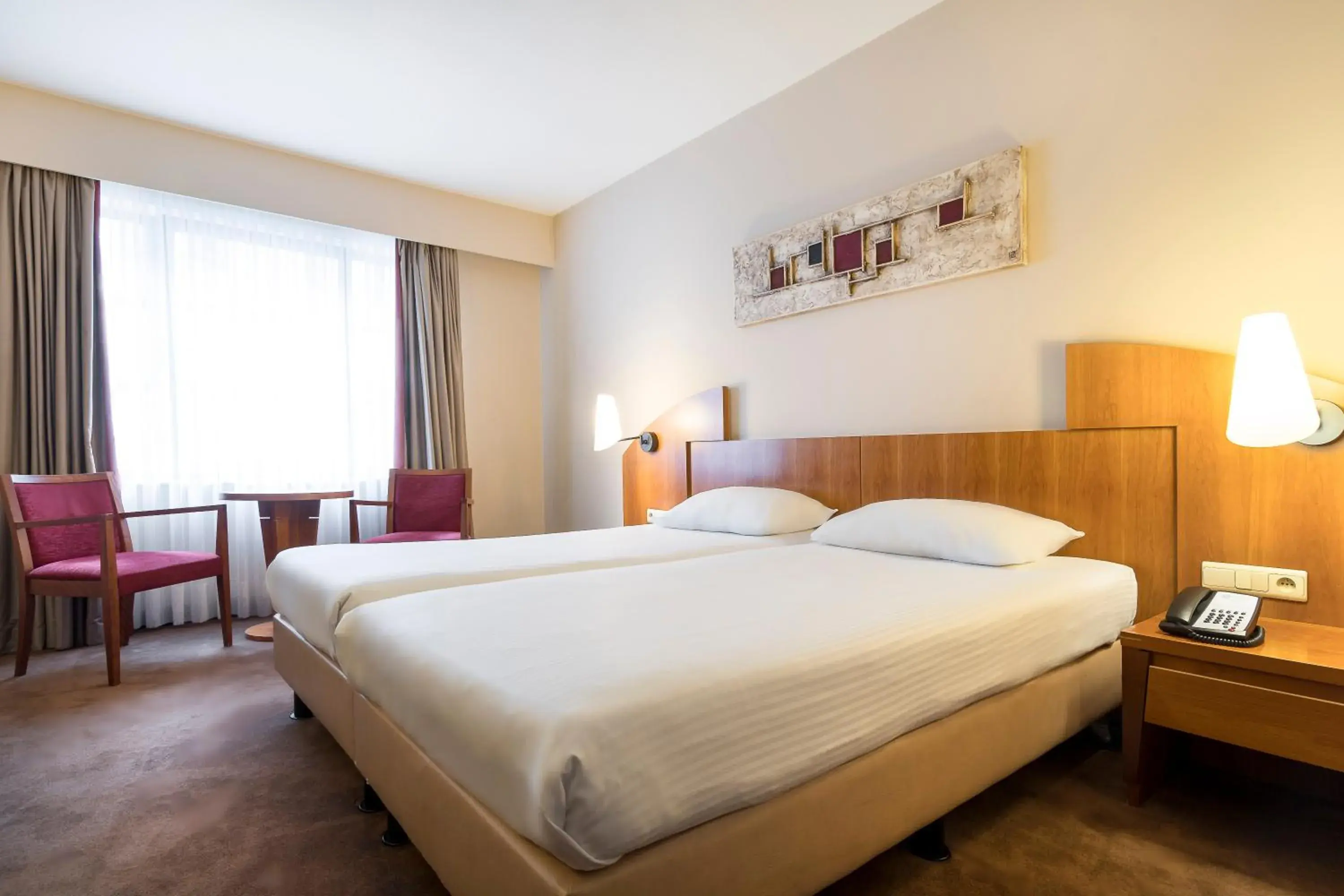 Standard Twin Room in Astoria Hotel Antwerp Standard Twin Room in Astoria Hotel Antwerp