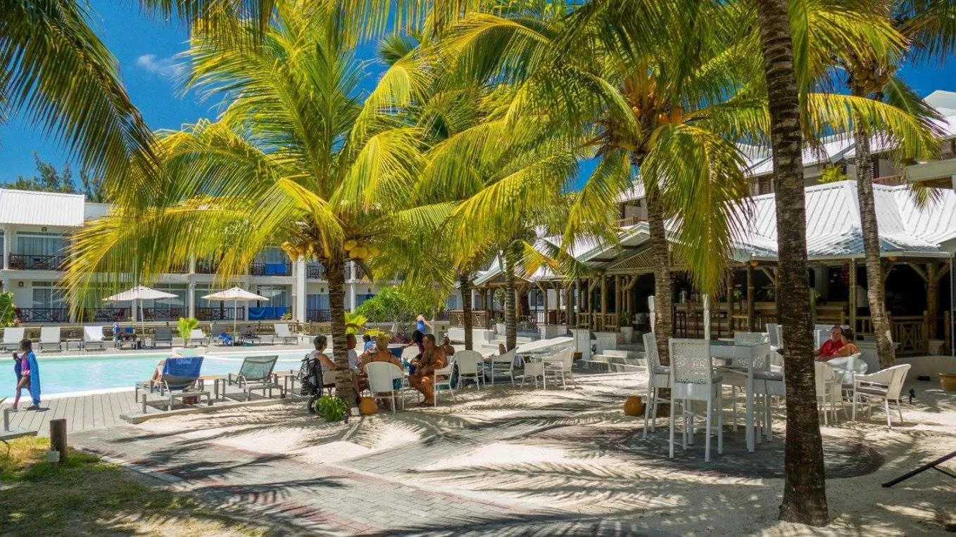 Swimming pool in Le Peninsula Bay Beach Resort & Spa