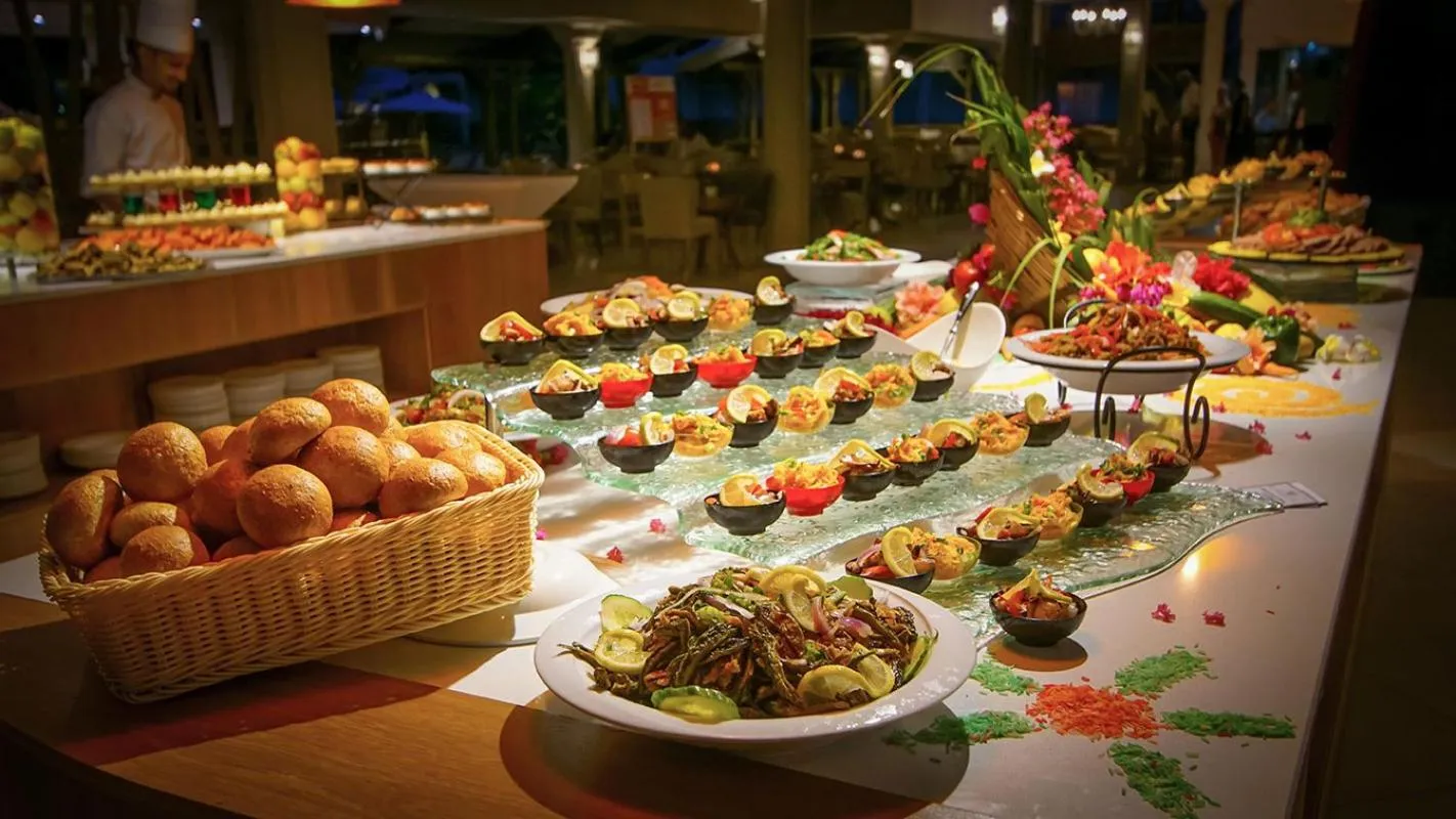 Food in Le Peninsula Bay Beach Resort & Spa