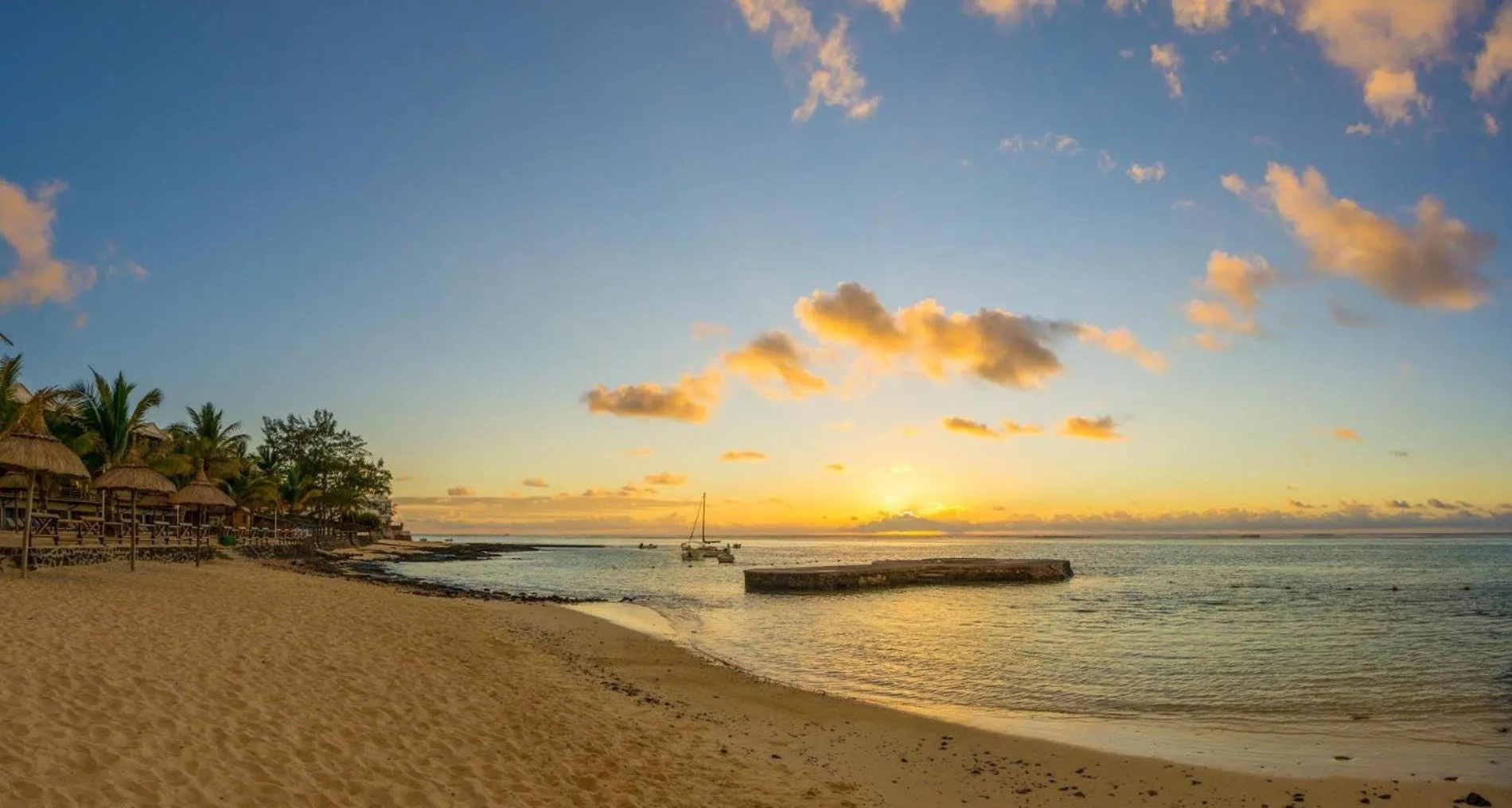 Sunrise in Le Peninsula Bay Beach Resort & Spa