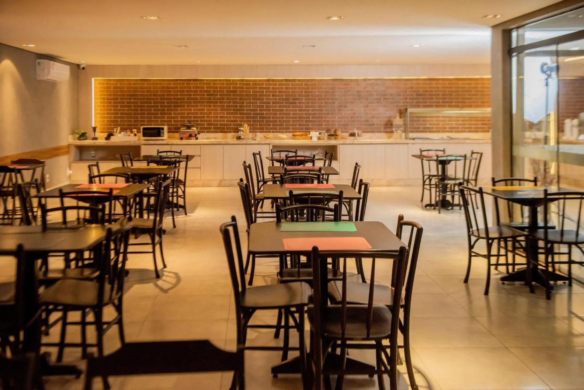 Restaurant/places to eat in Hotel Tropical Garden