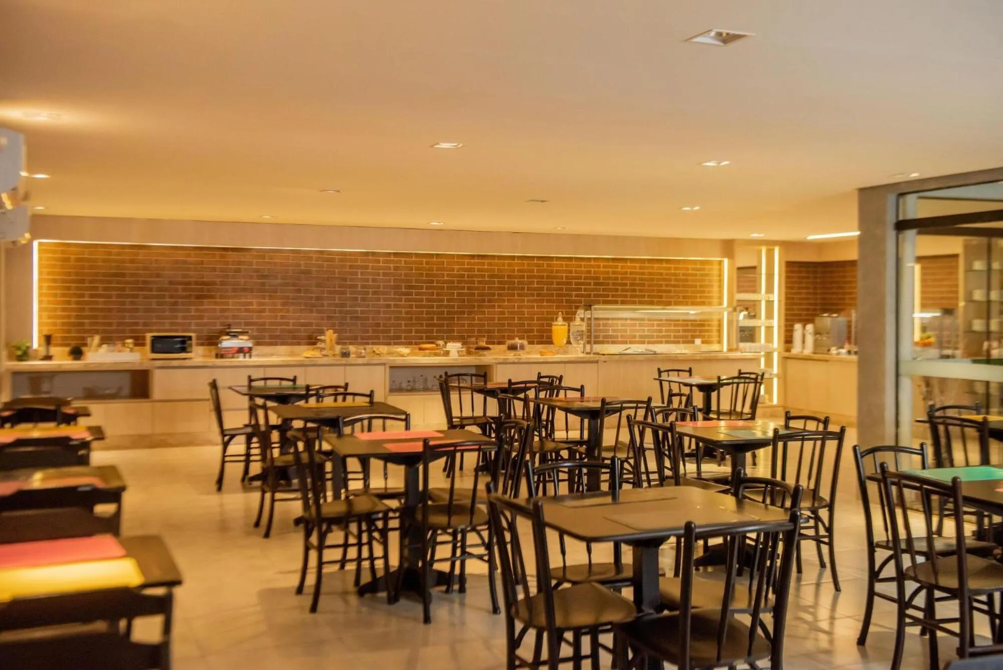 Restaurant/places to eat in Hotel Tropical Garden