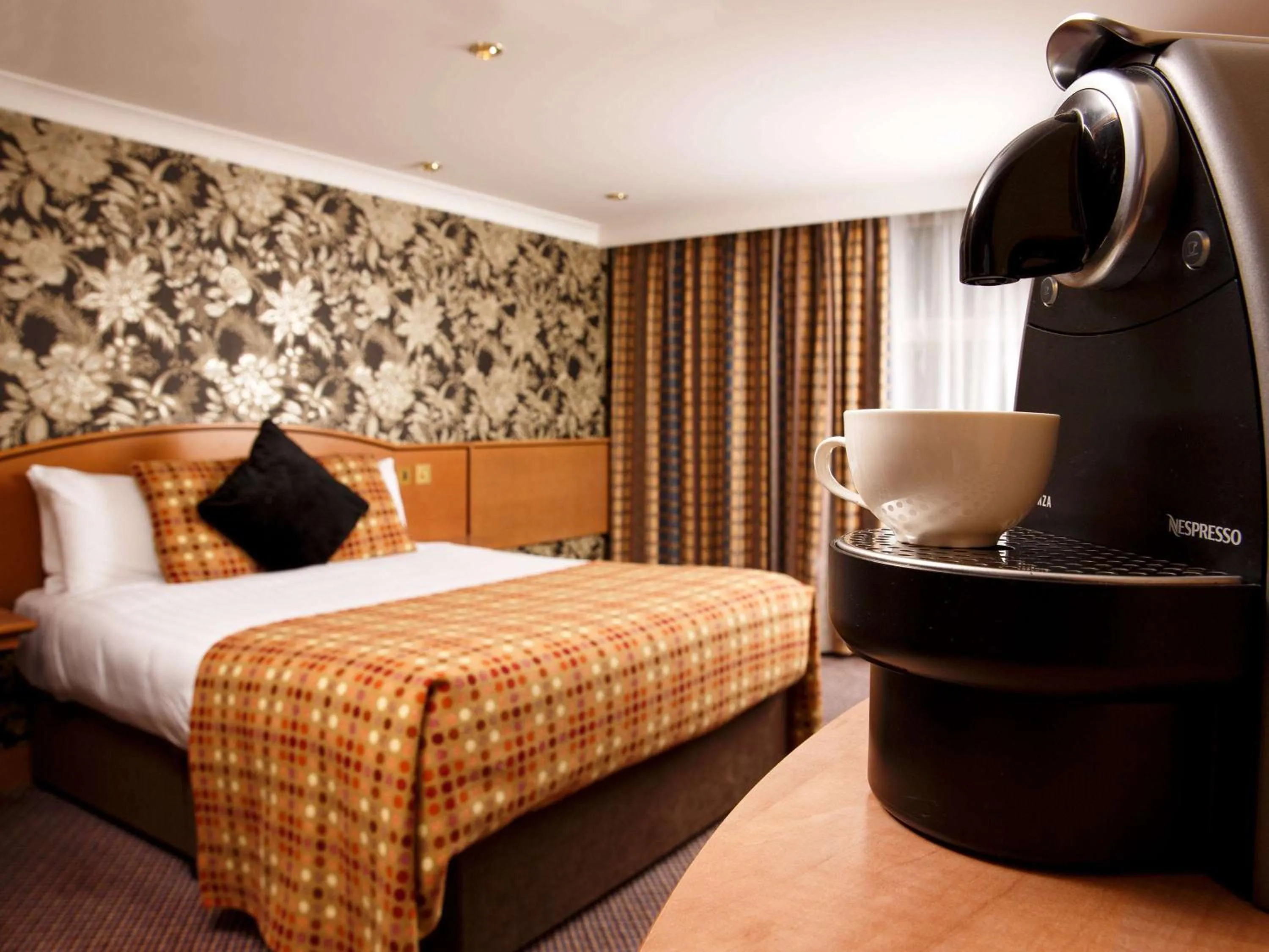 Bedroom in Mercure Wetherby Hotel