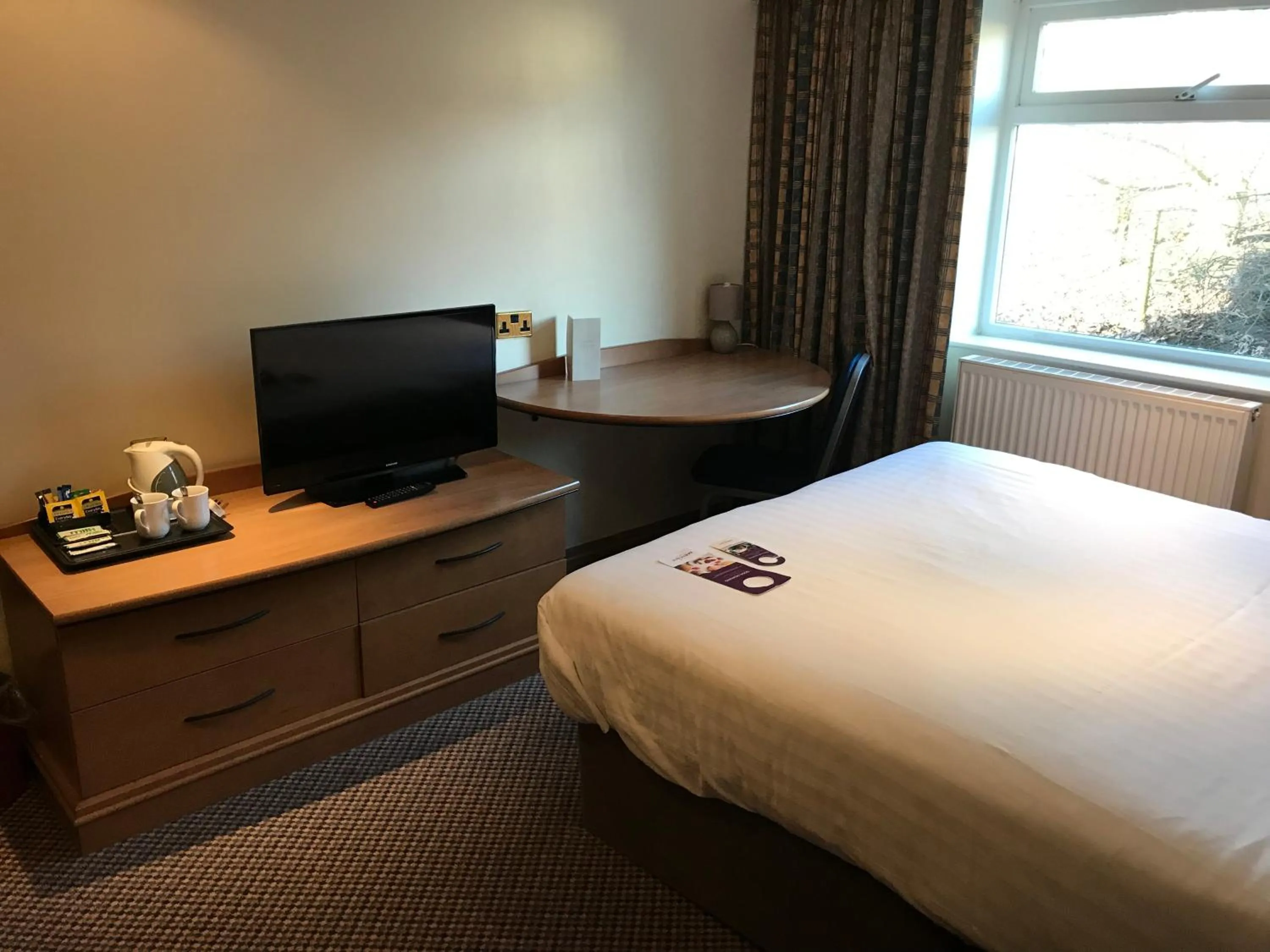 Coffee/tea facilities, TV/Entertainment Center in Mercure Wetherby Hotel