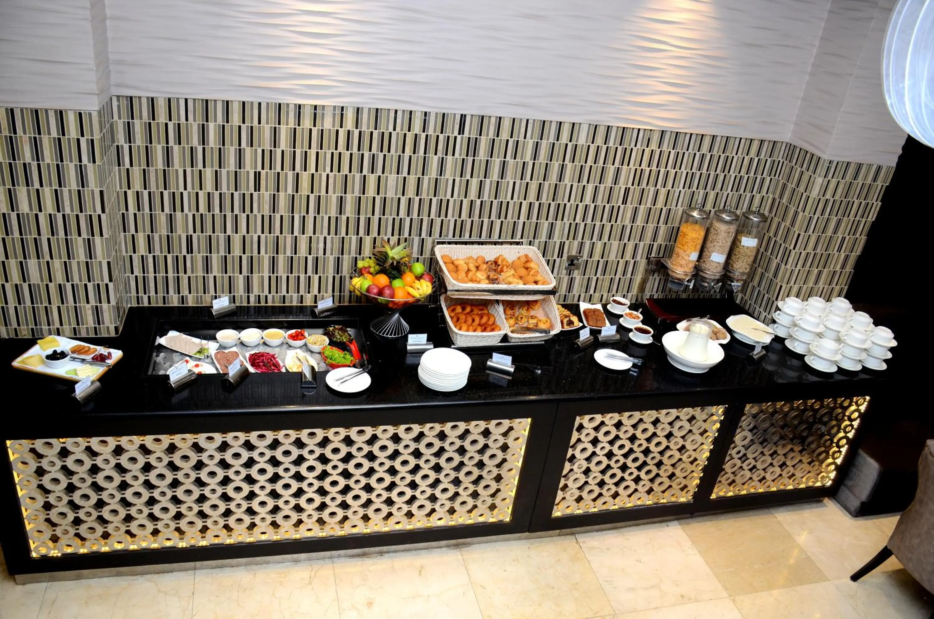 Restaurant/places to eat in Royal Tulip Canaan Nairobi