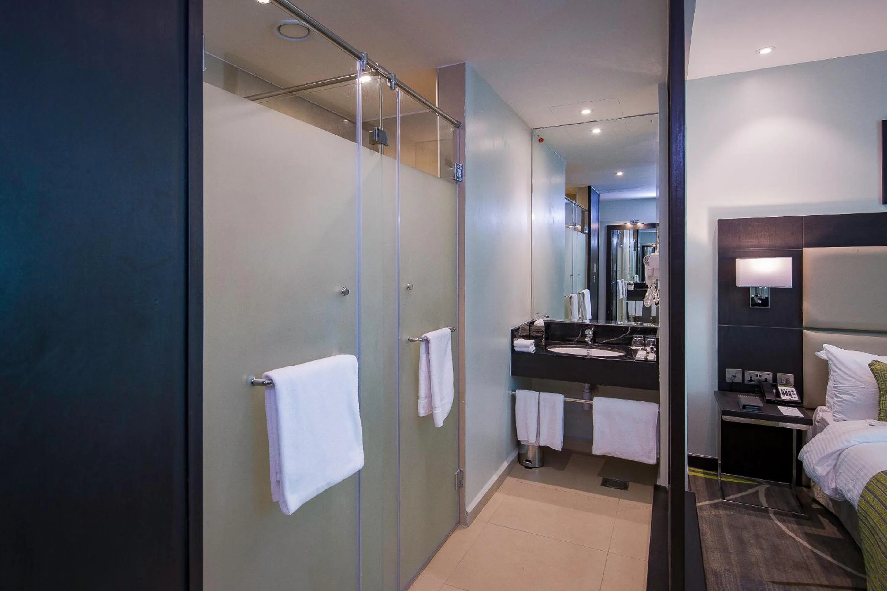 Shower, Bed in Royal Tulip Canaan Nairobi