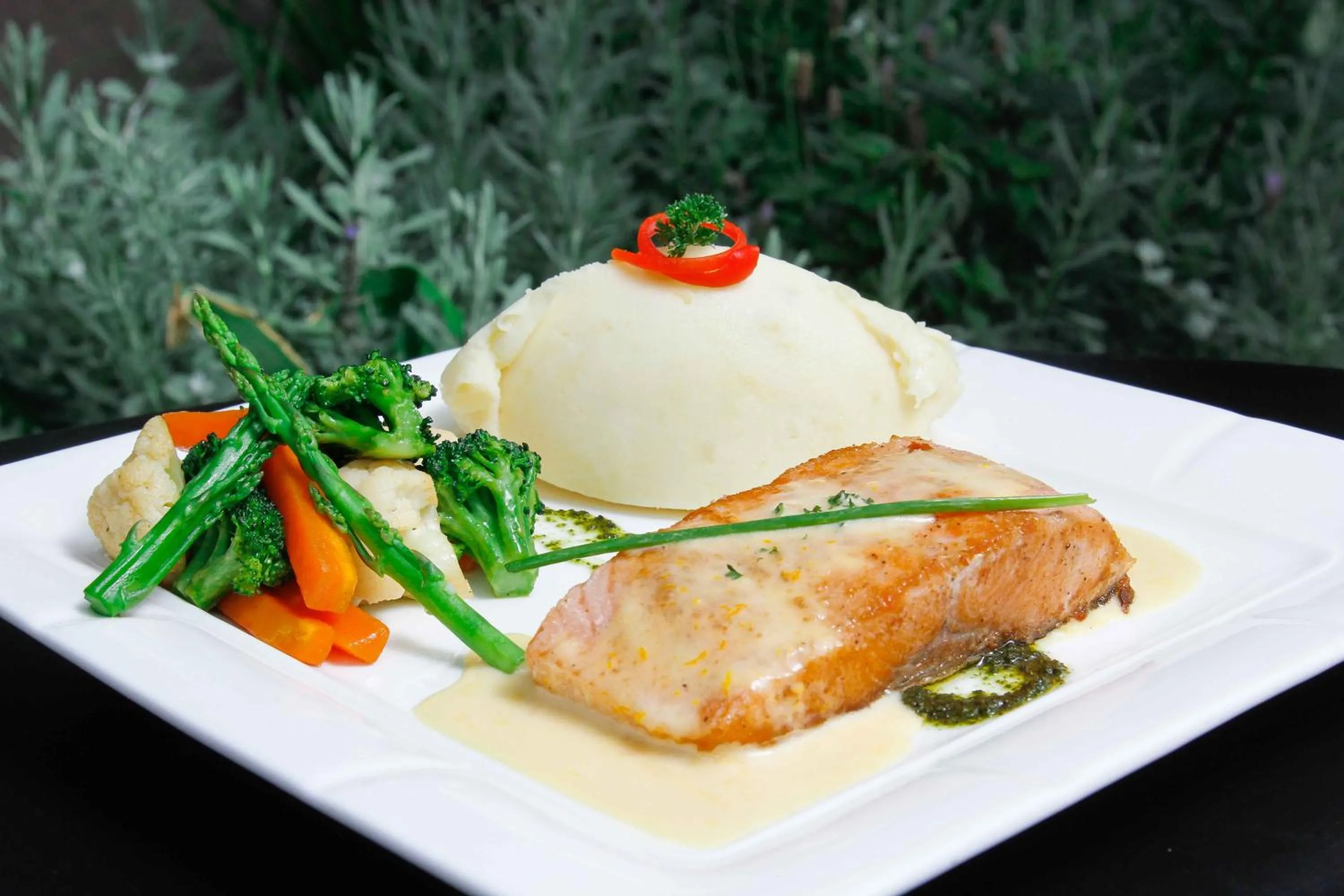 Restaurant/places to eat in Royal Tulip Canaan Nairobi