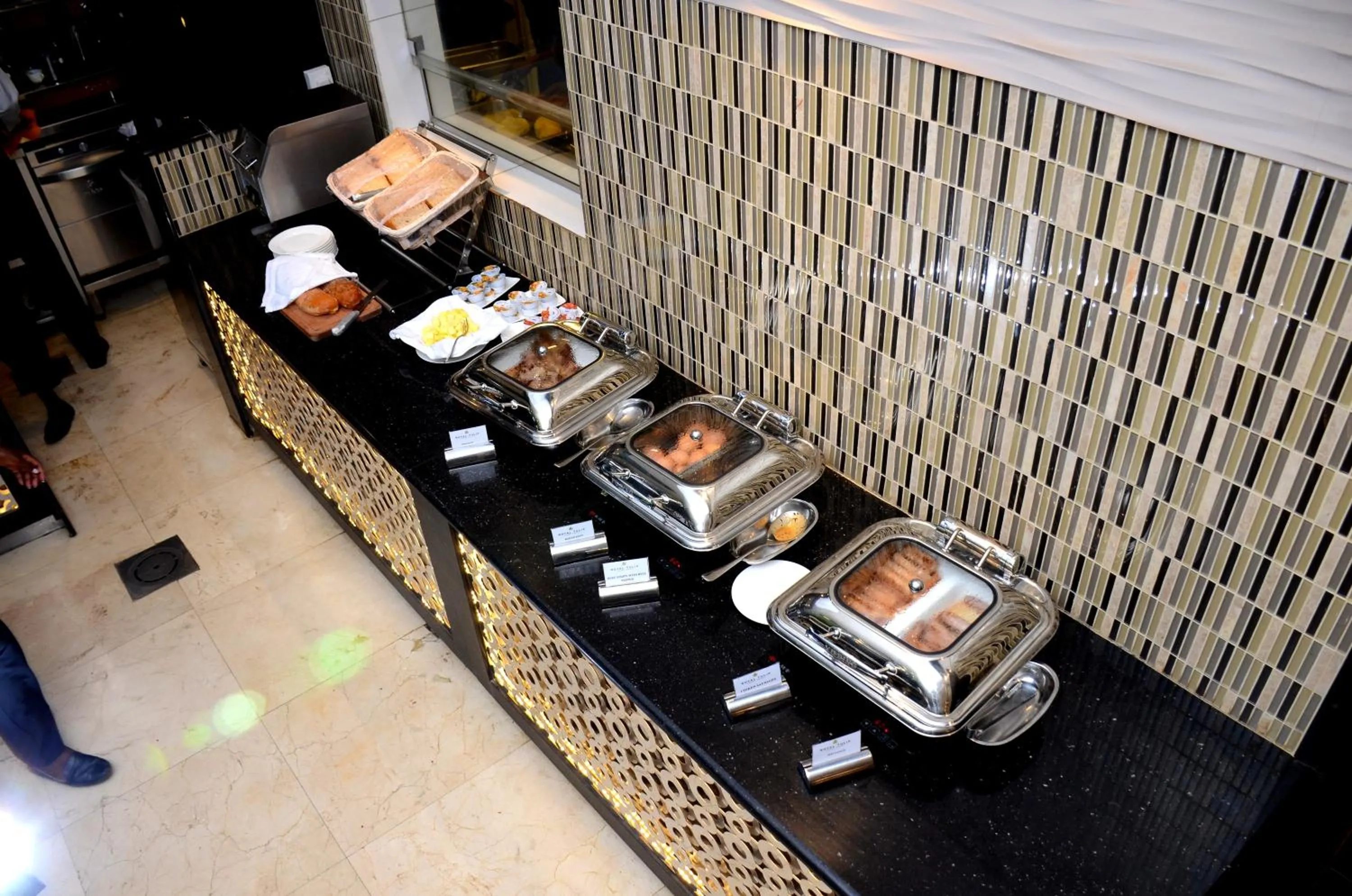 Restaurant/places to eat in Royal Tulip Canaan Nairobi