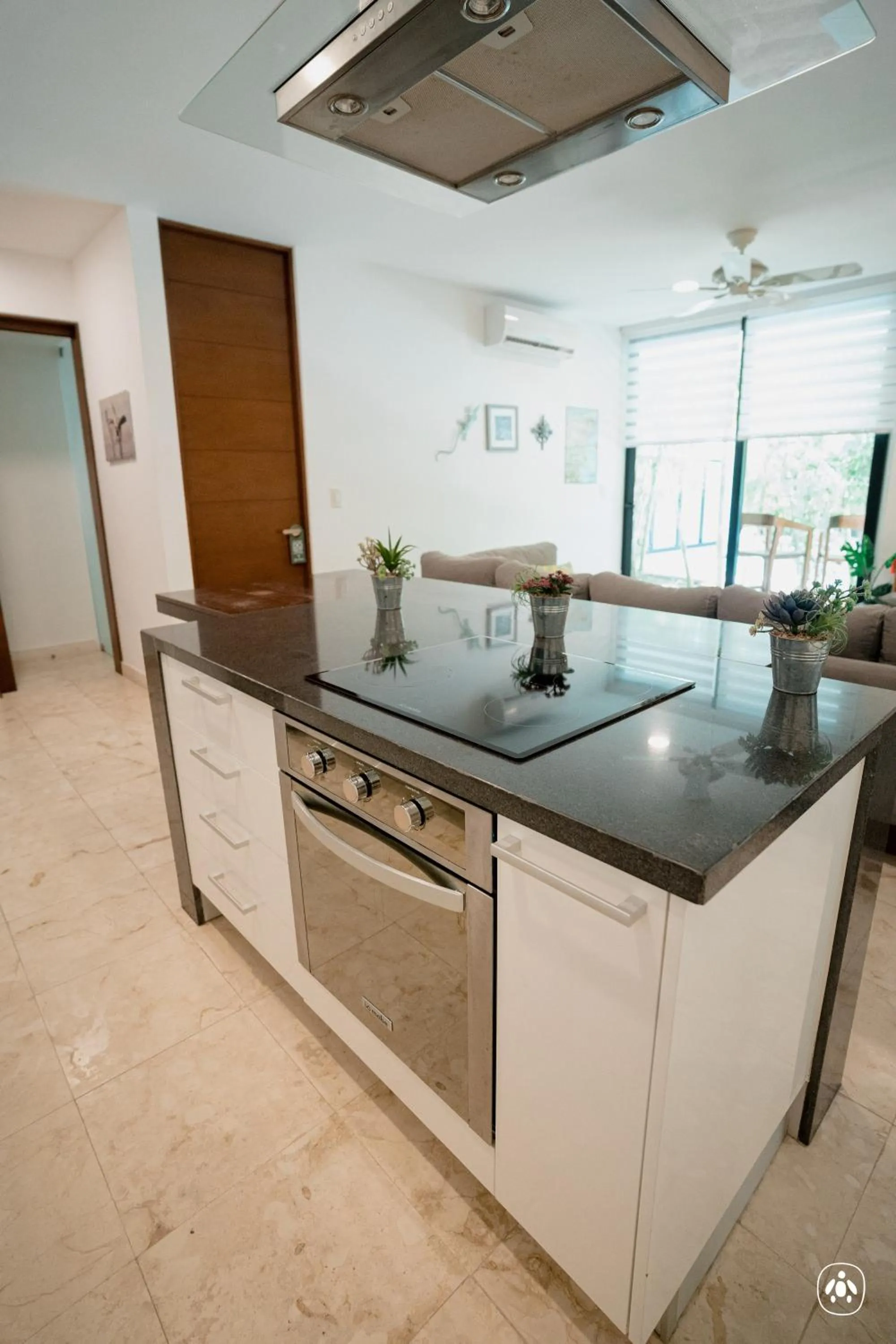 Kitchen or kitchenette in Anah Tulum