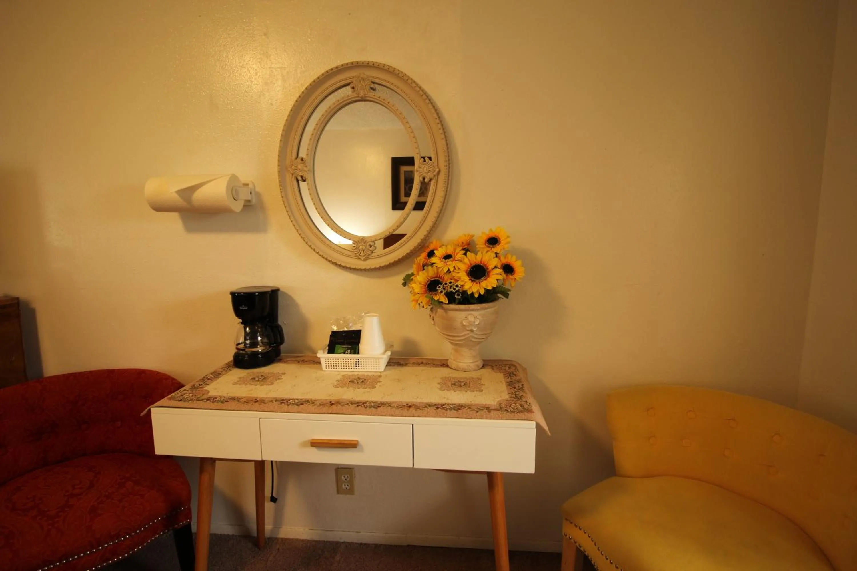 Decorative detail in Mariners Cove Inn