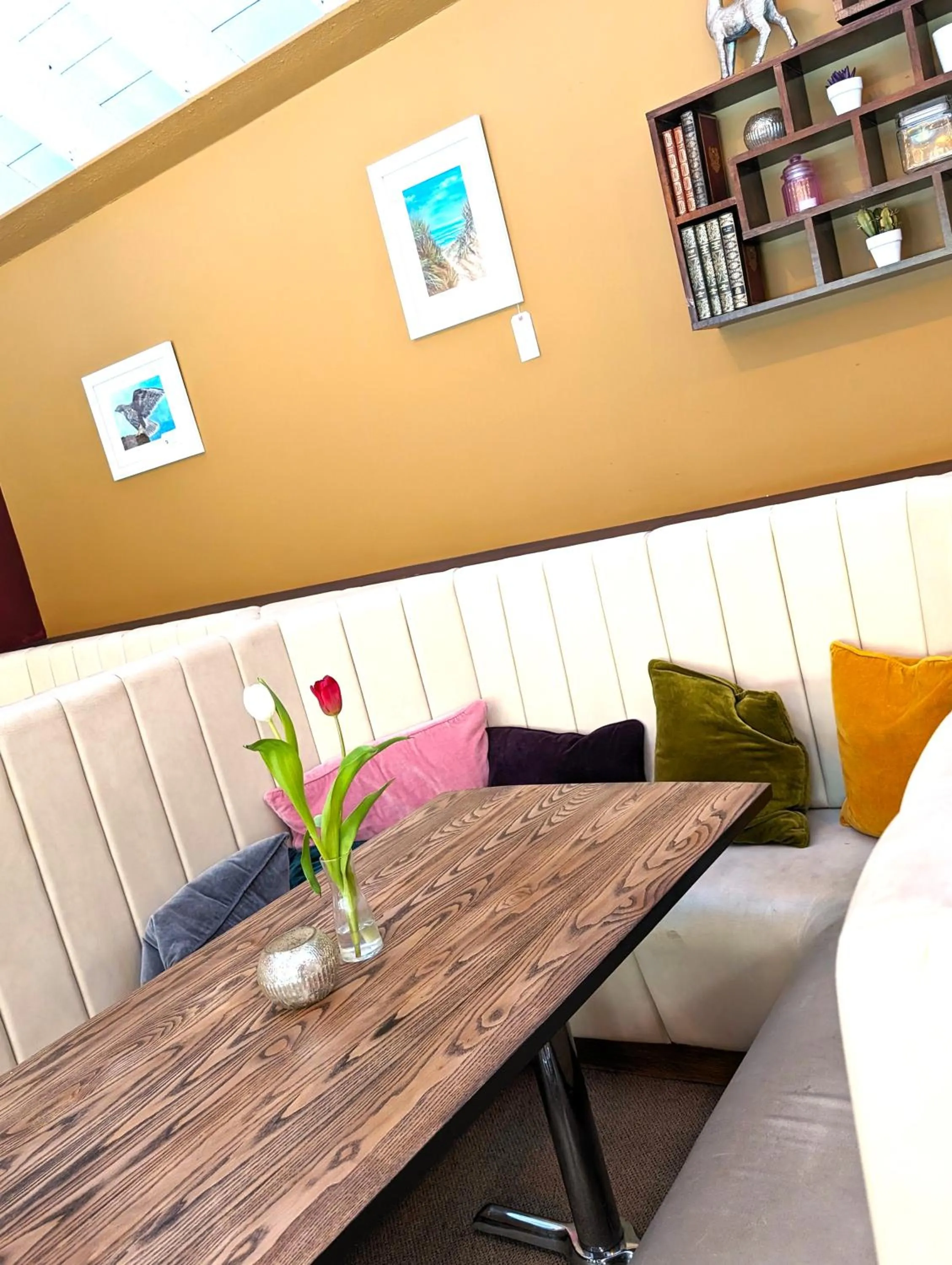 Restaurant/places to eat in The Valley