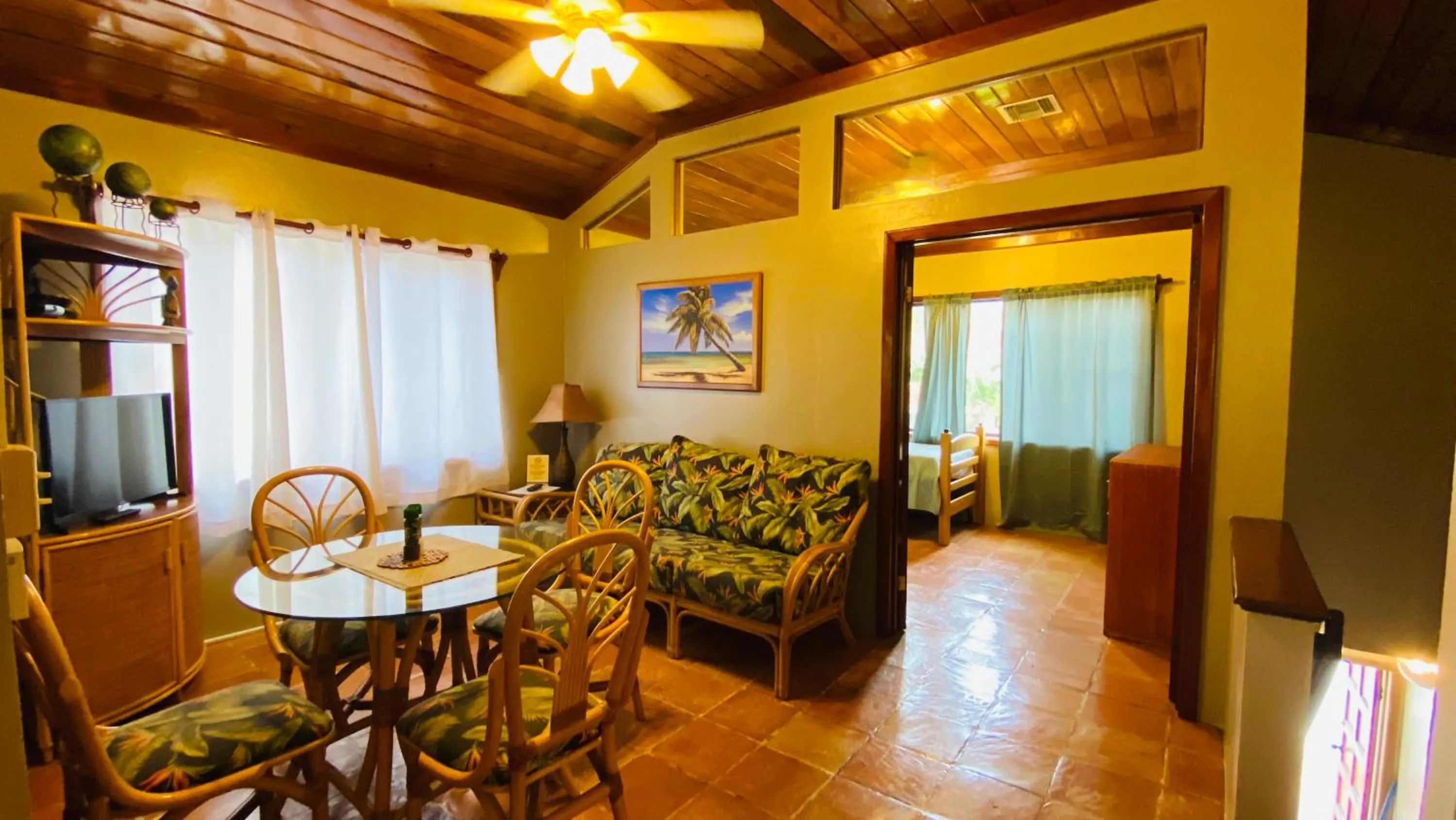 Dining area in Tradewinds Paradise Villas