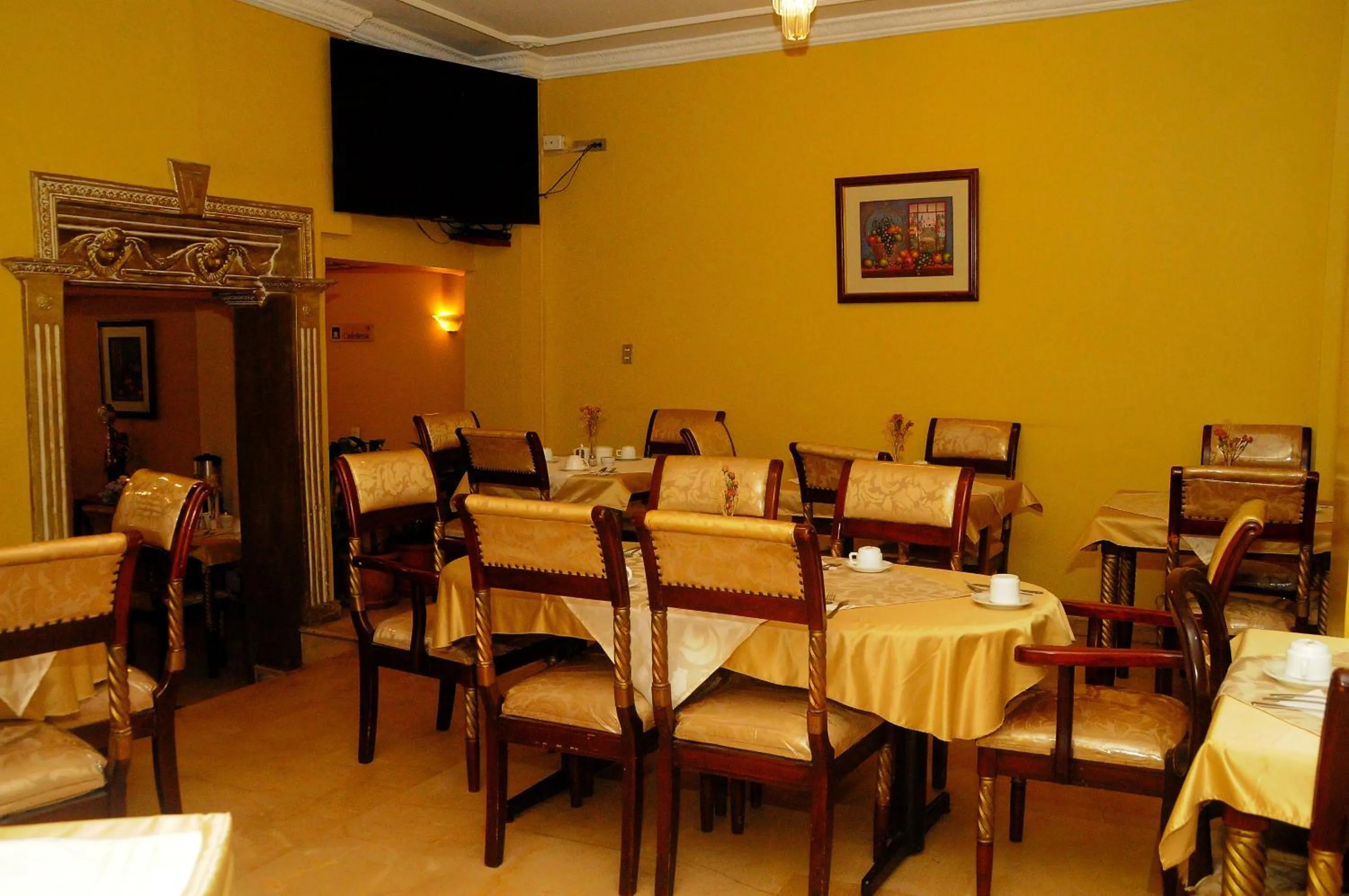 Coffee/tea facilities in Colony Inn Hotel