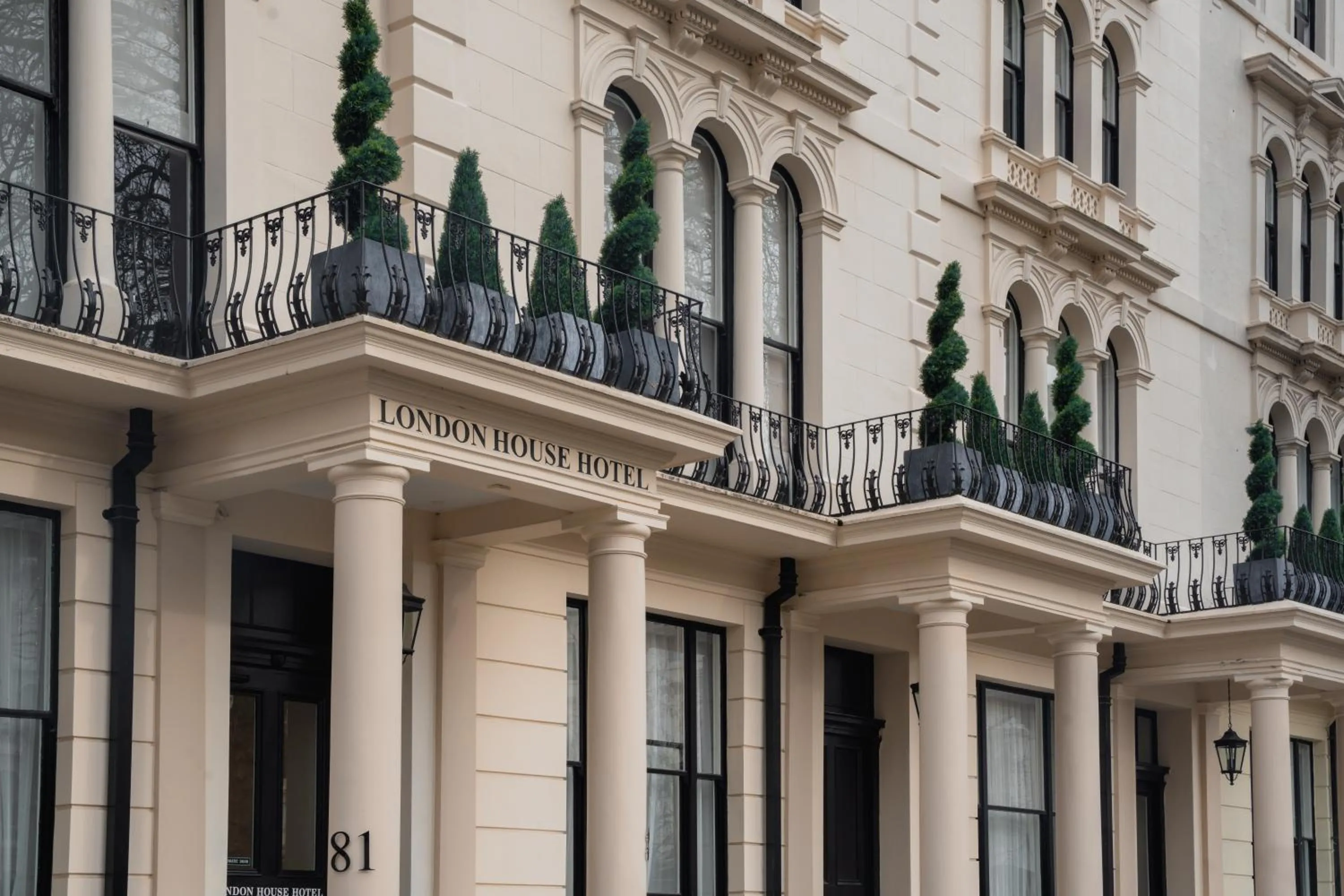 Property building in London House Hotel