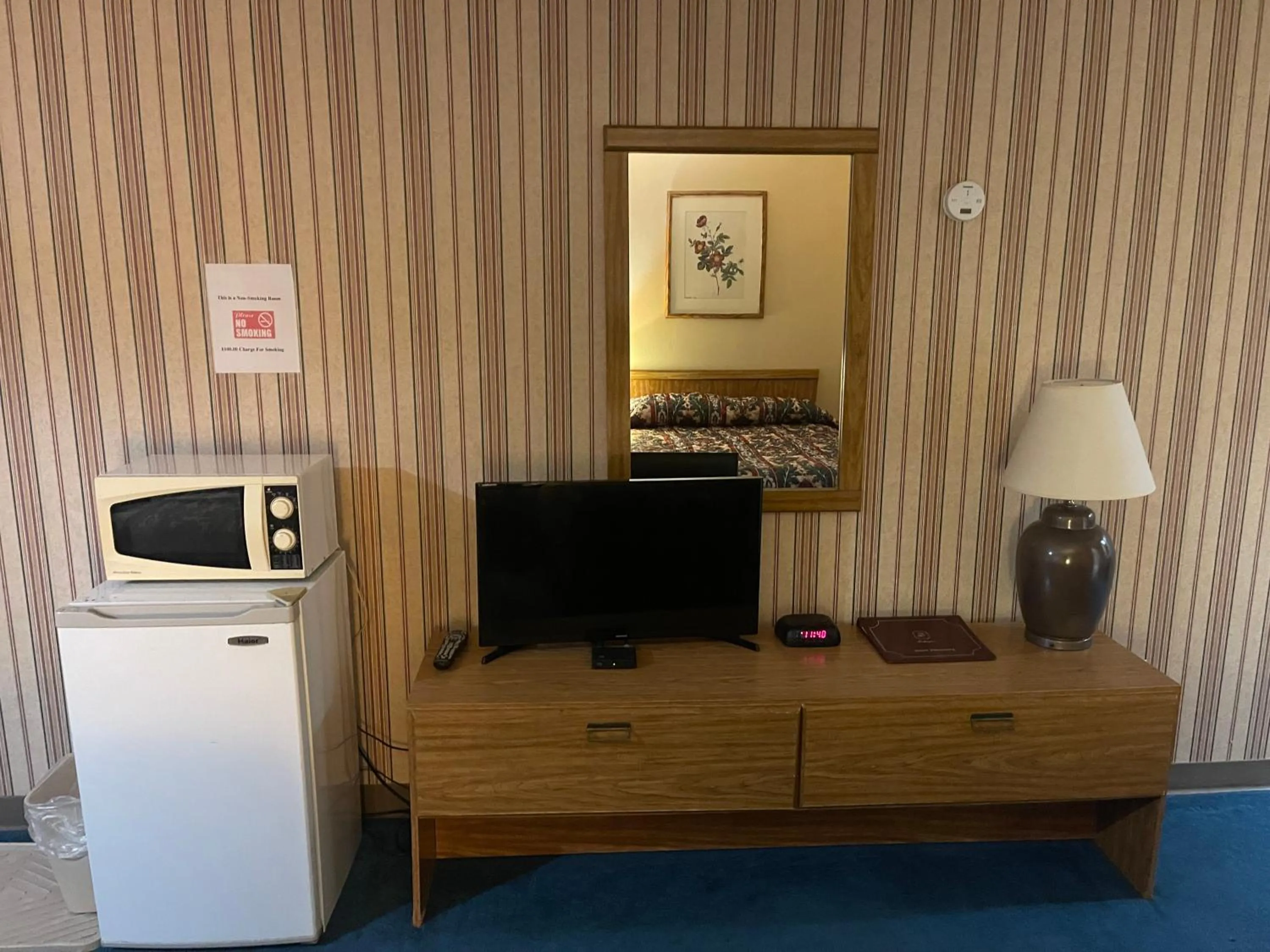 Dollinger's Motor Inn