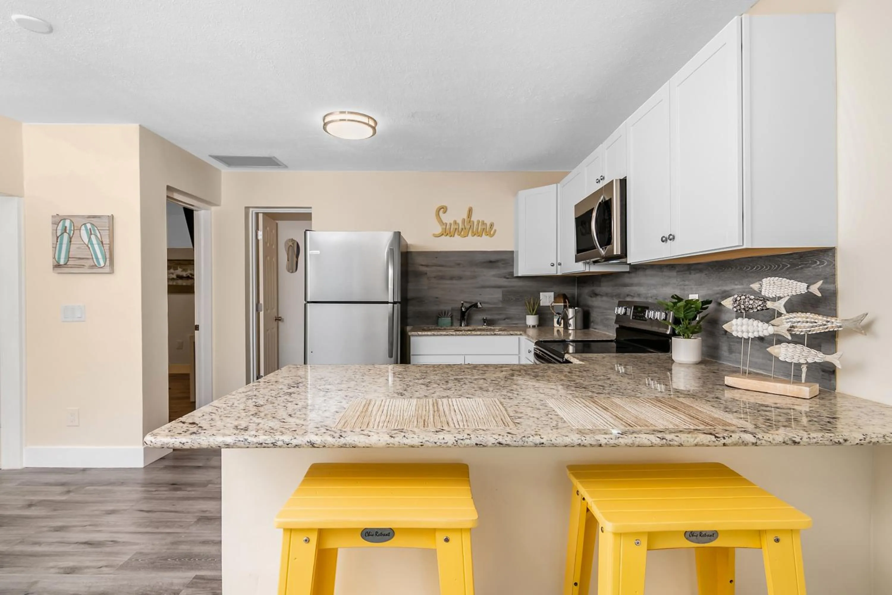 Kitchen or kitchenette in Latitude 26 Waterfront Boutique Resort - Fort Myers Beach