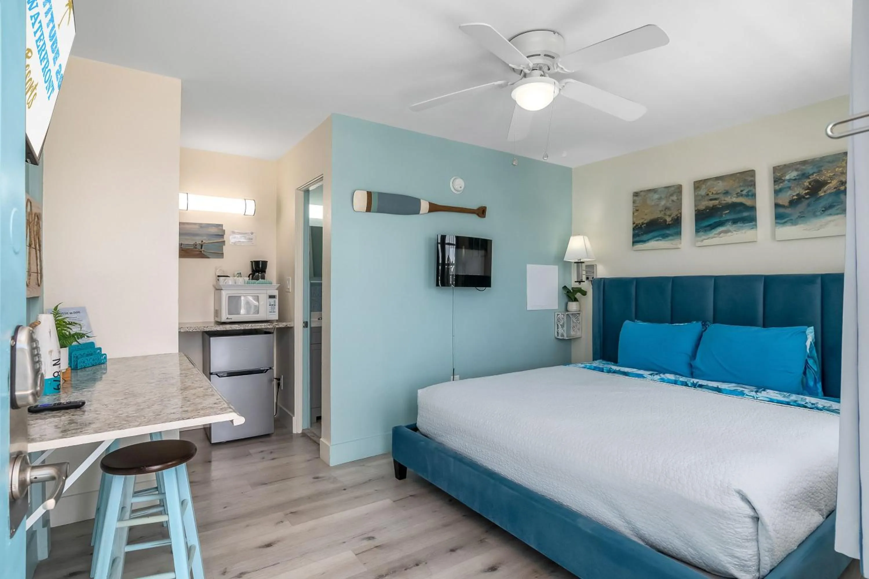 Bed in Latitude 26 Waterfront Boutique Resort - Fort Myers Beach