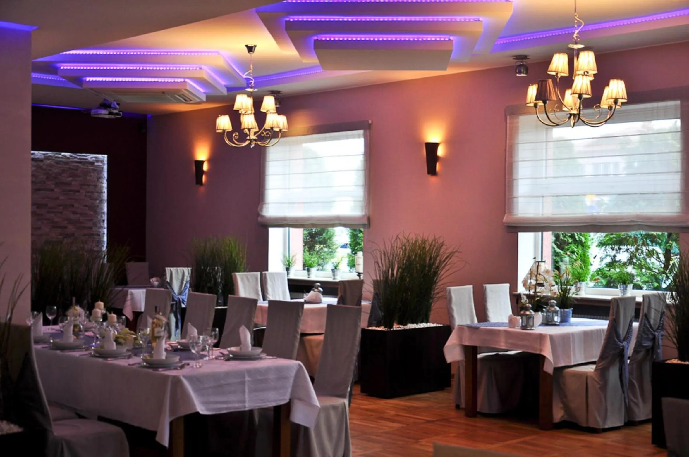 Restaurant/places to eat in U Bosmana