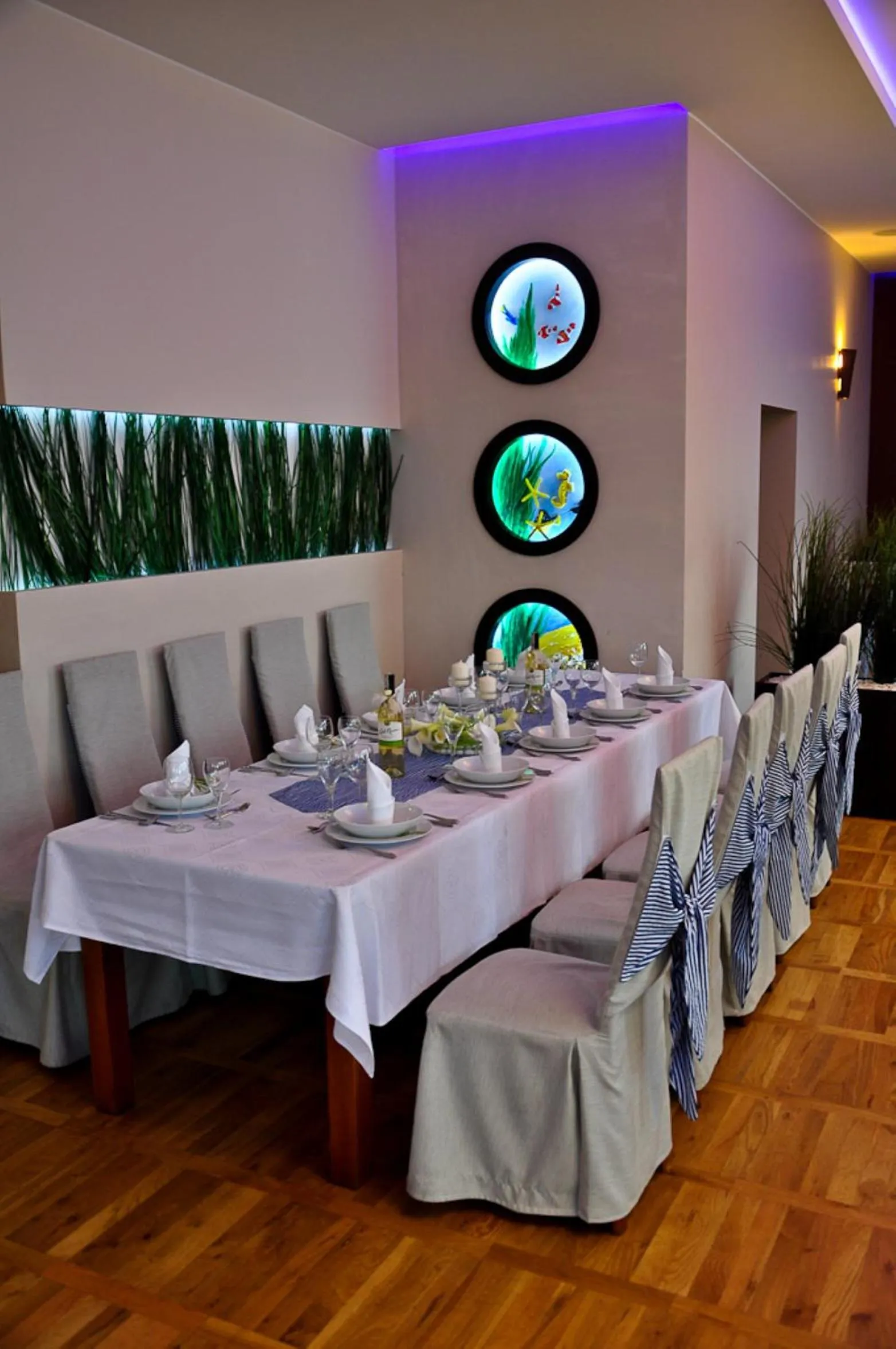 Restaurant/places to eat in U Bosmana