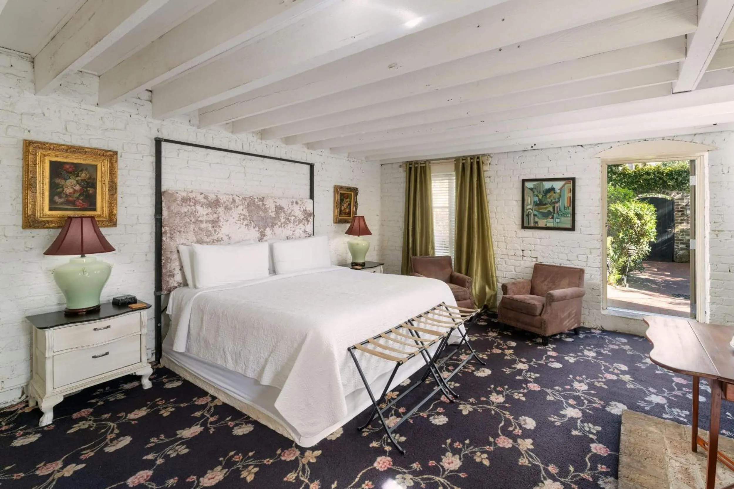 Bedroom, Bed in Foley House Inn