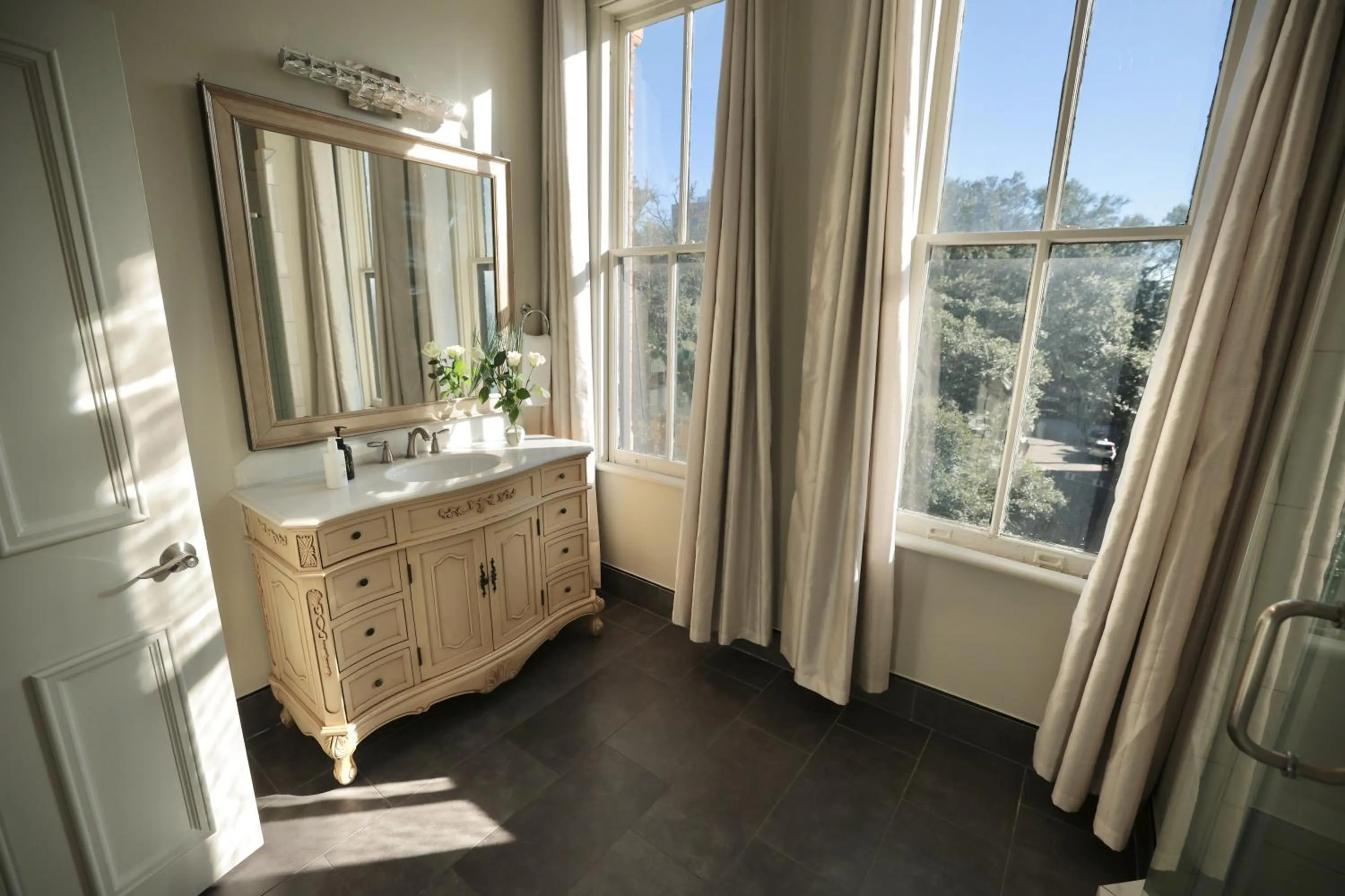 Bathroom in Foley House Inn