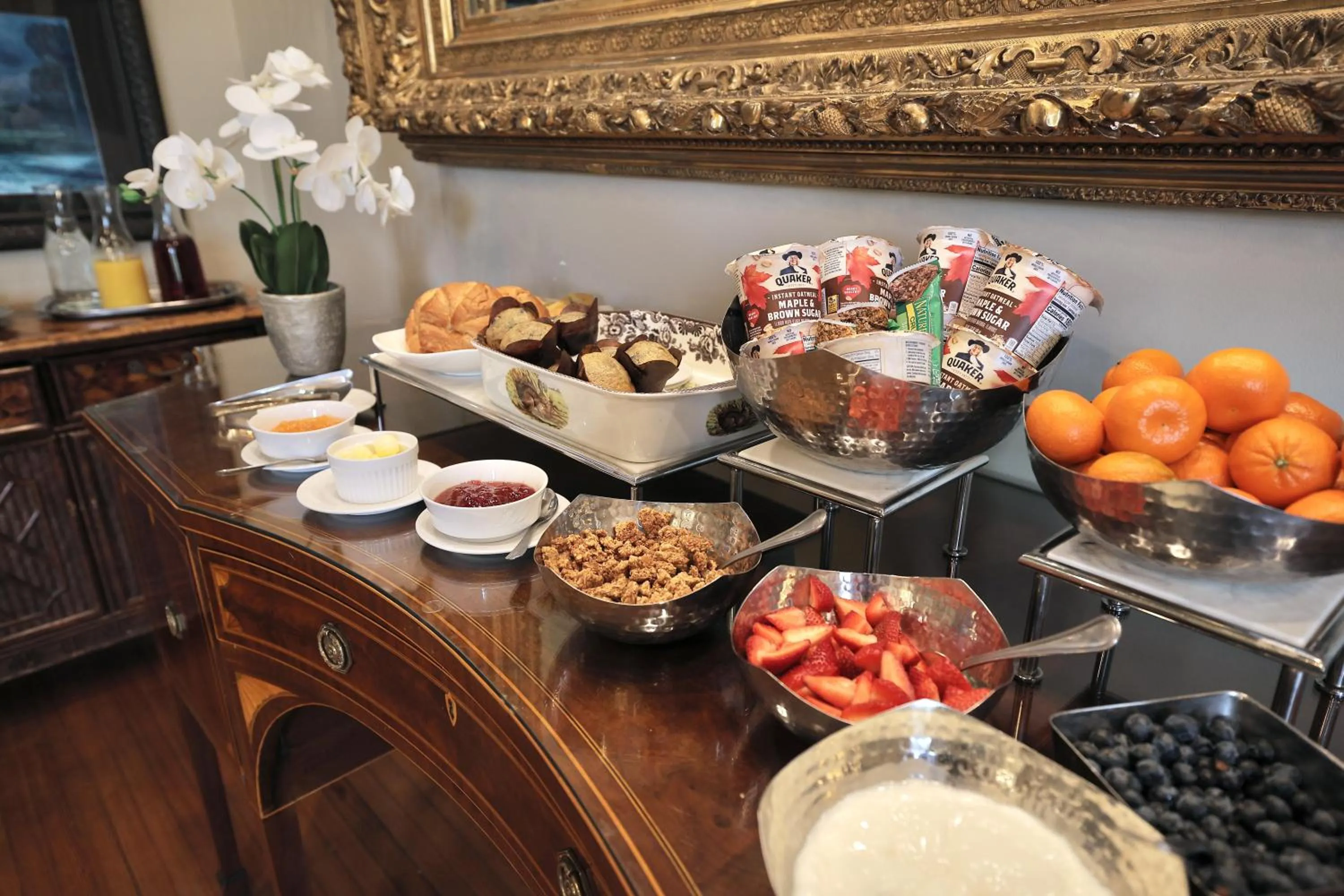 Breakfast in Foley House Inn