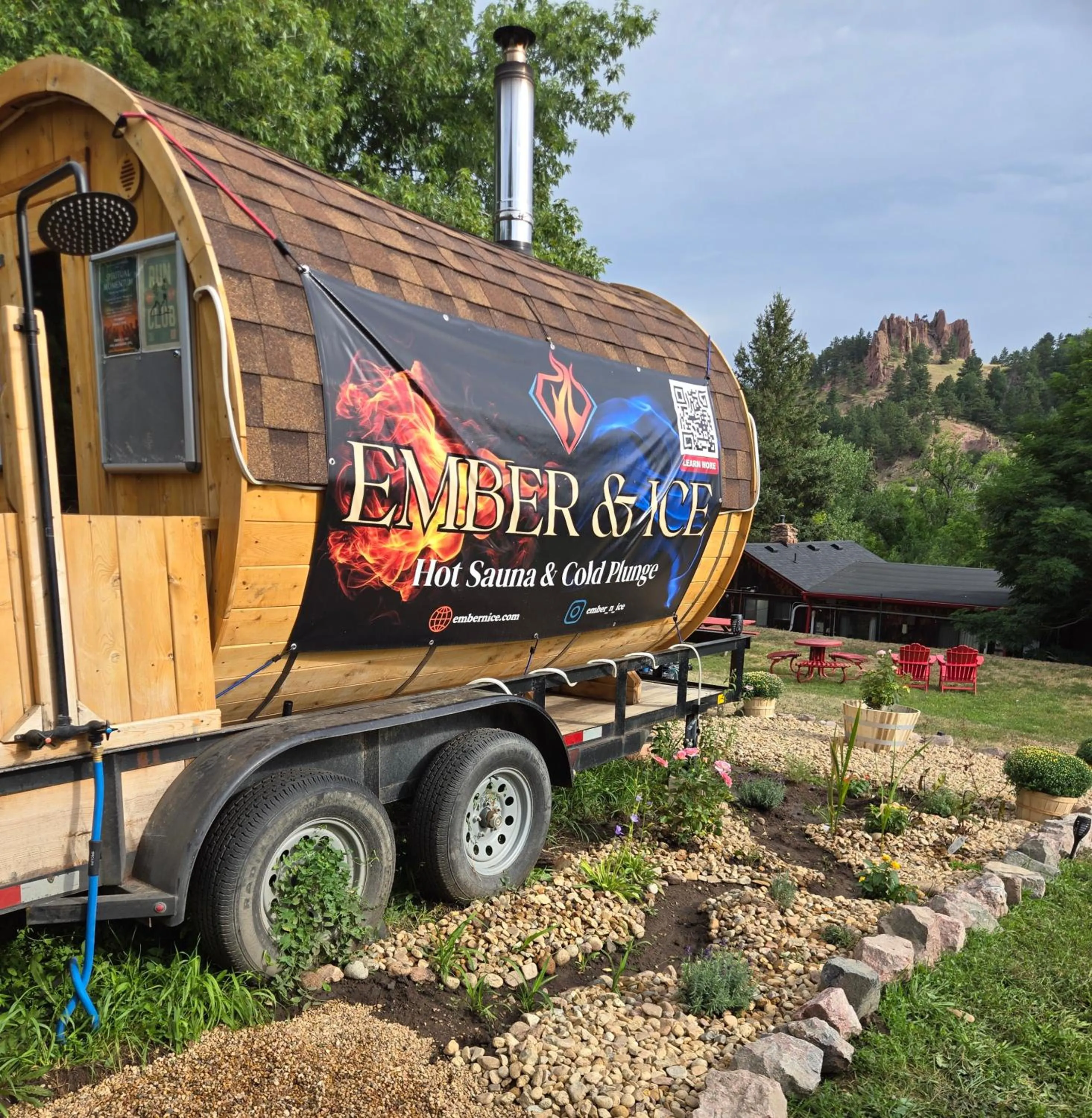 Spa and wellness centre/facilities in Foot of the Mountain Motel