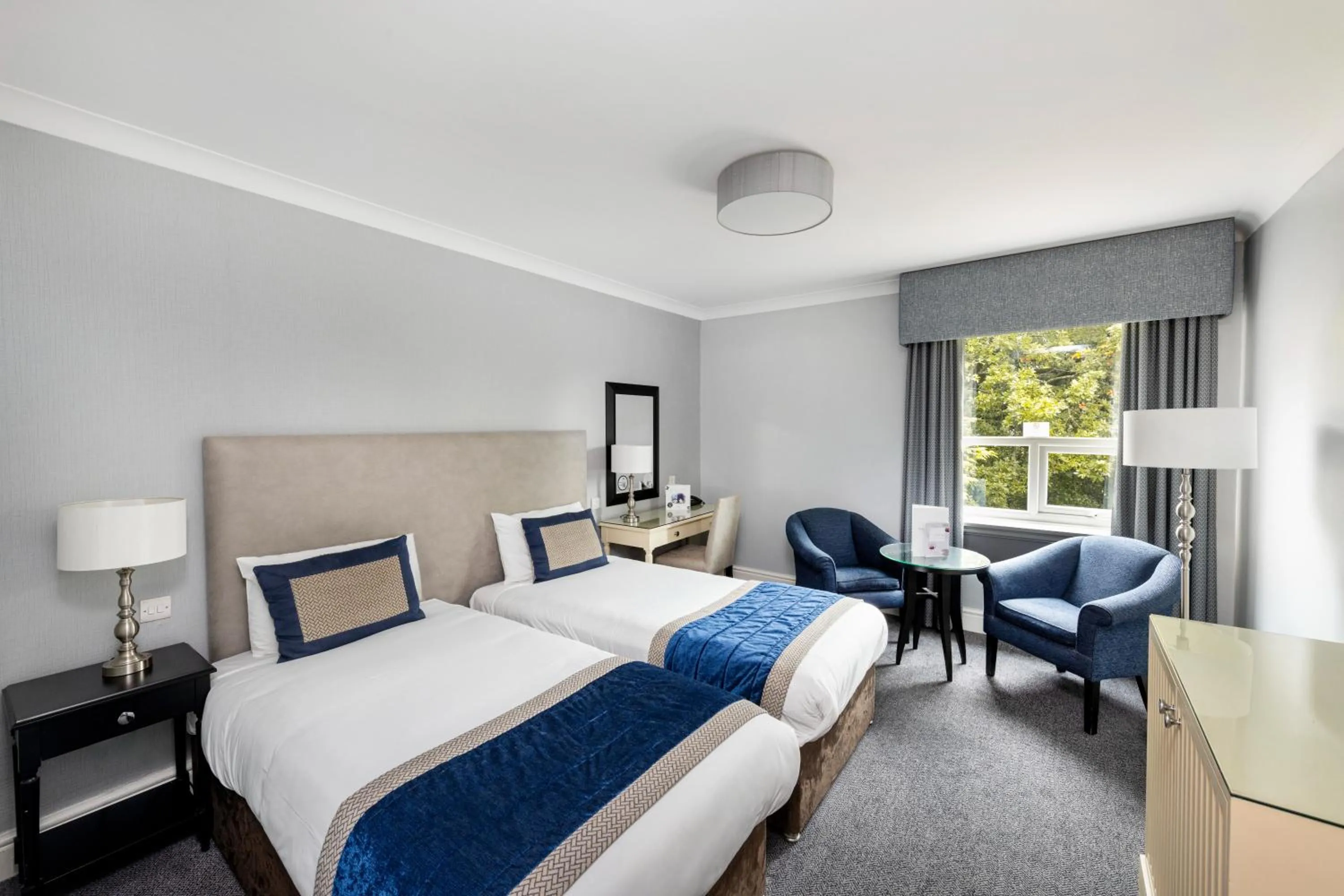 Bed in Mercure Manchester Norton Grange Hotel & Spa