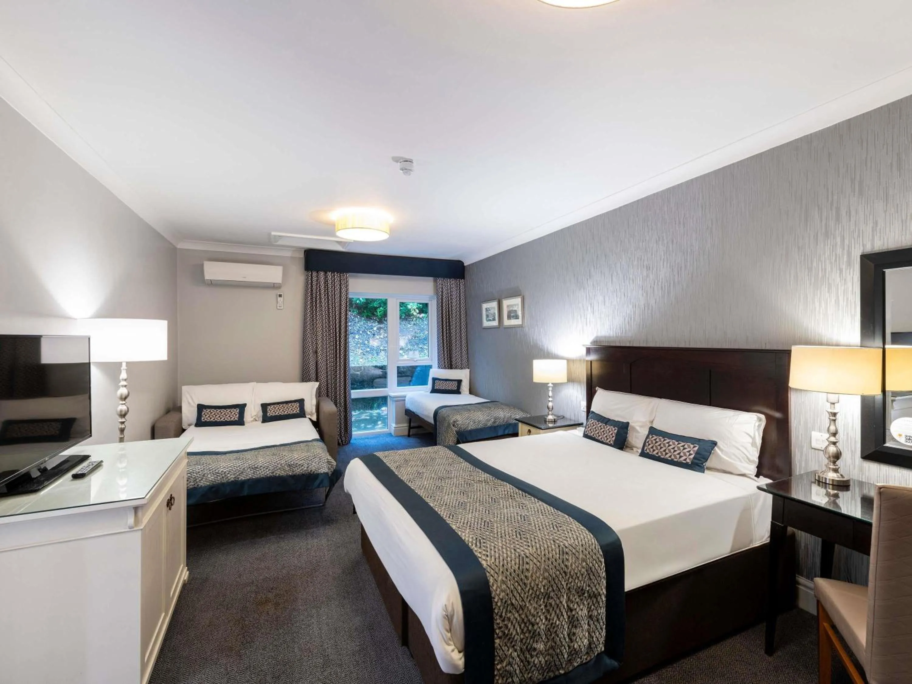 Bedroom, Bed in Mercure Manchester Norton Grange Hotel & Spa