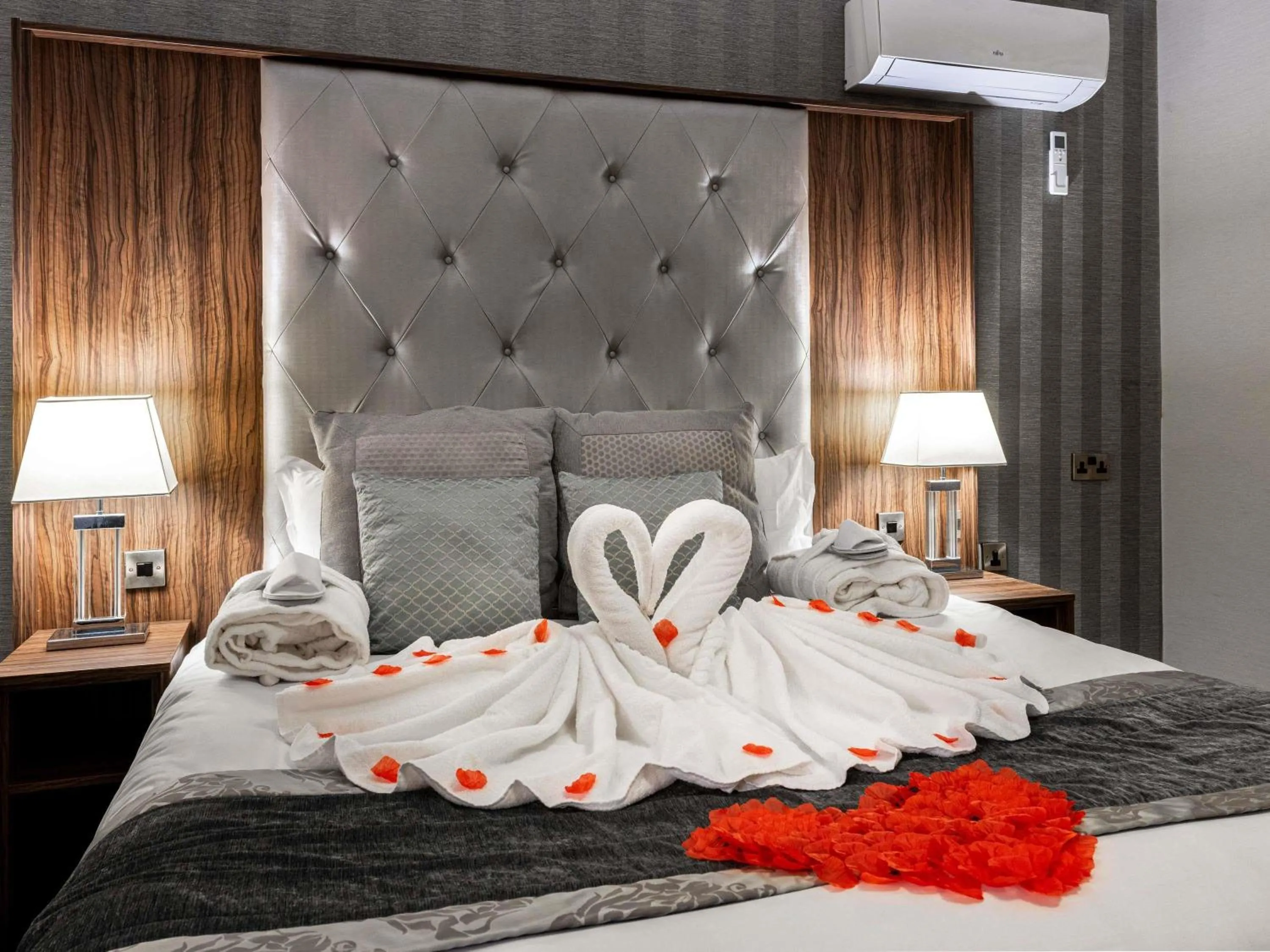 Bedroom, Bed in Mercure Manchester Norton Grange Hotel & Spa