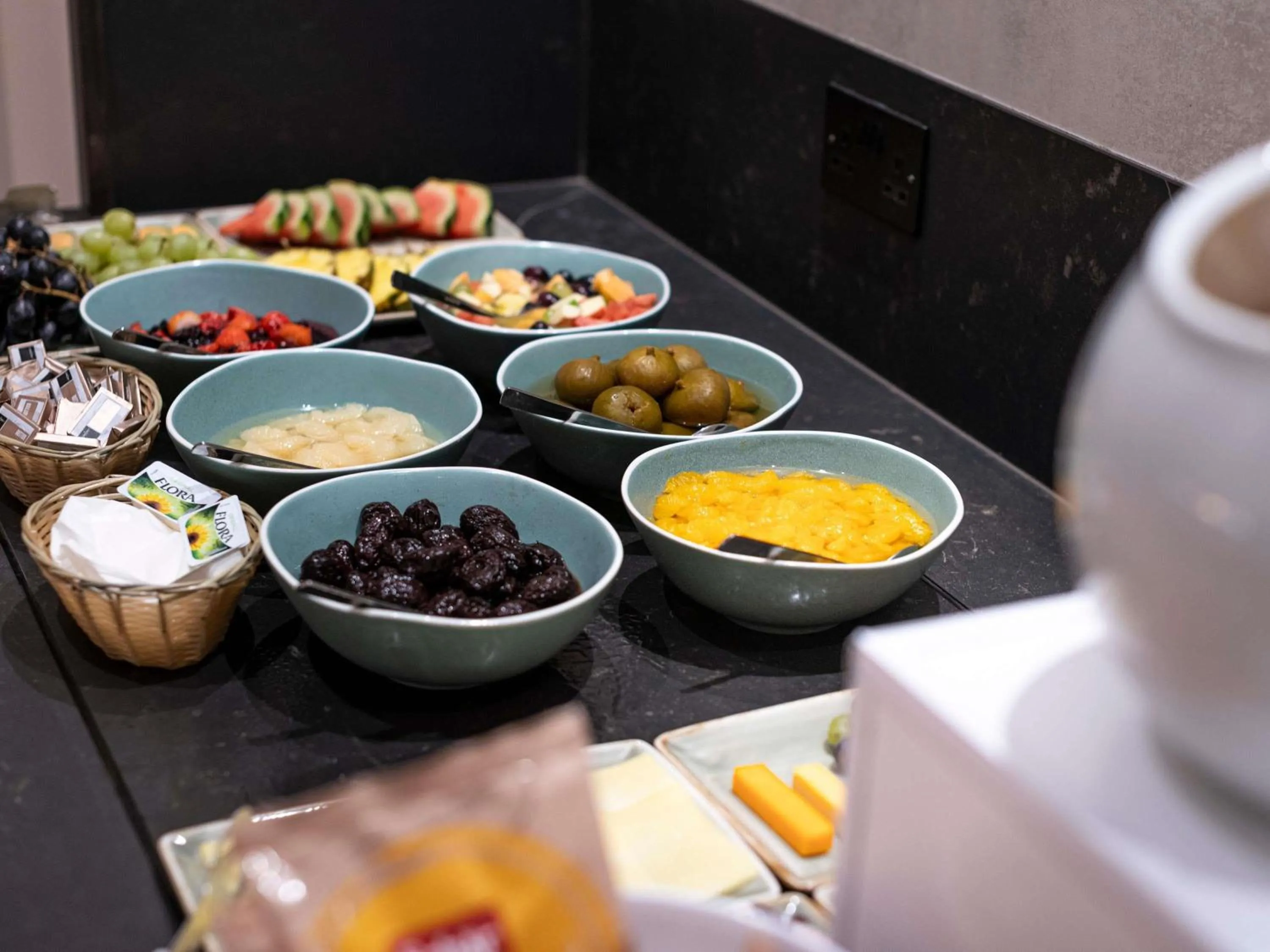 Restaurant/places to eat in Mercure Manchester Norton Grange Hotel & Spa