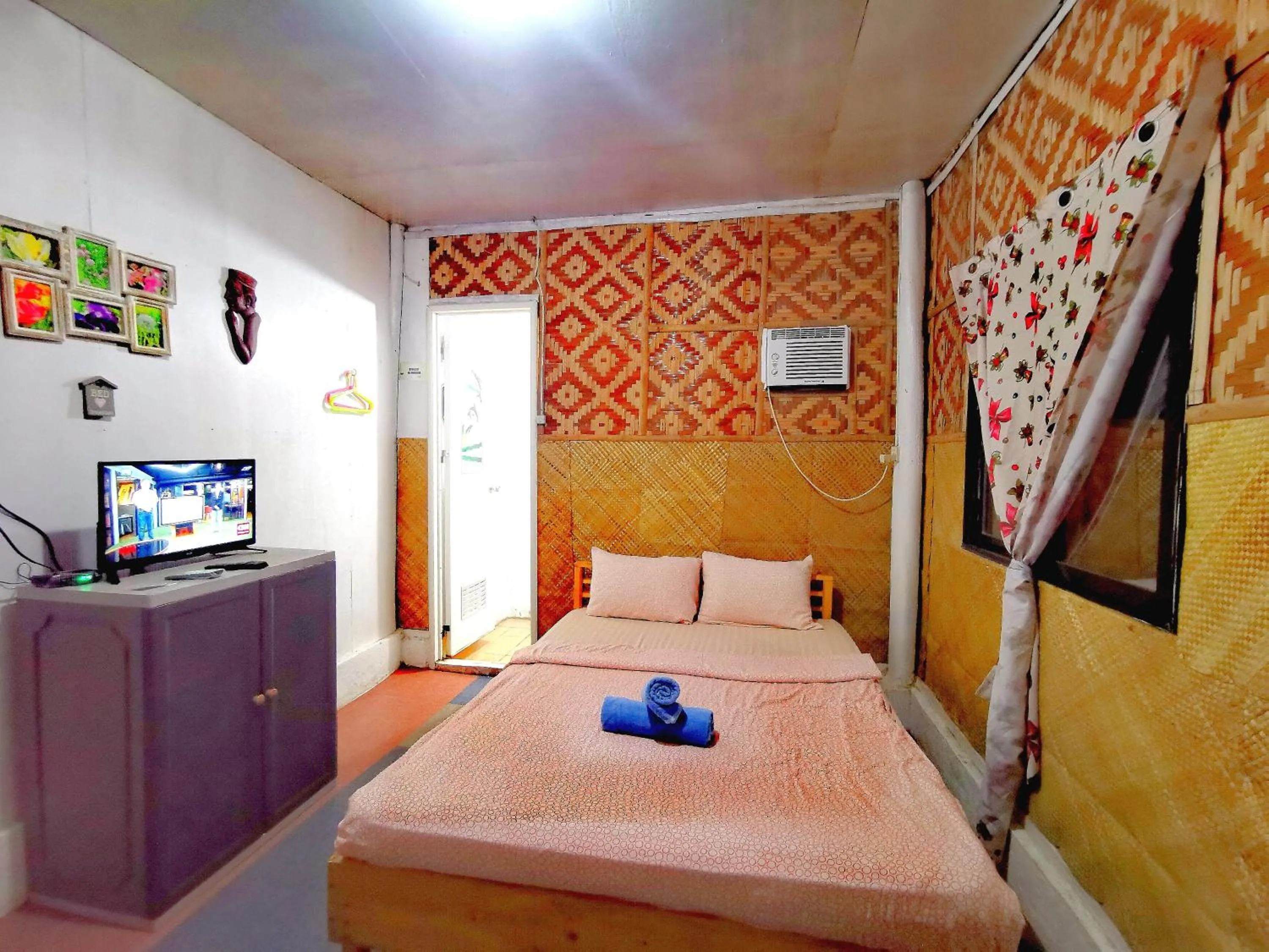 Bed in Stay N Save B&B