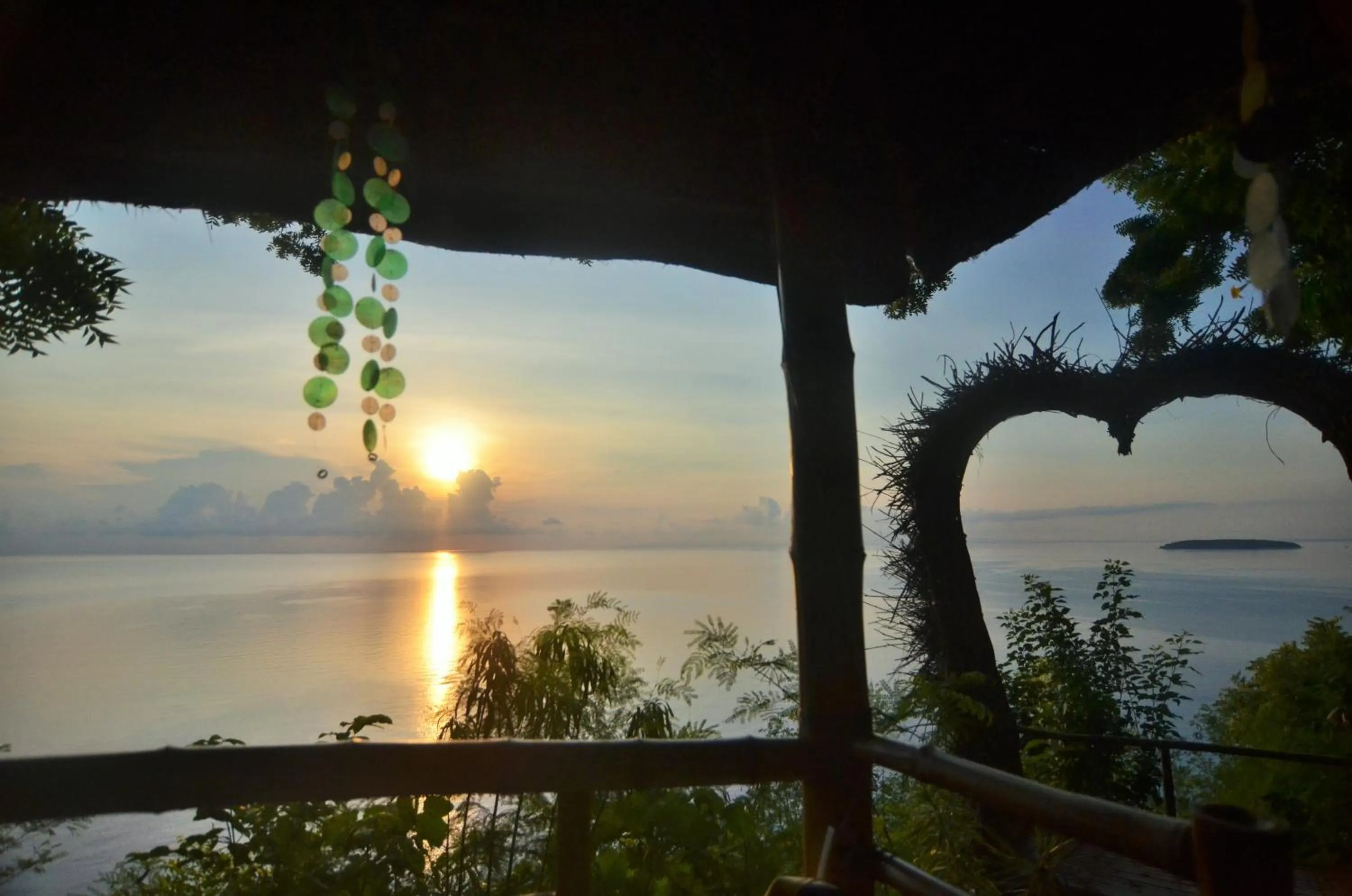 Sea view in Stay N Save B&B