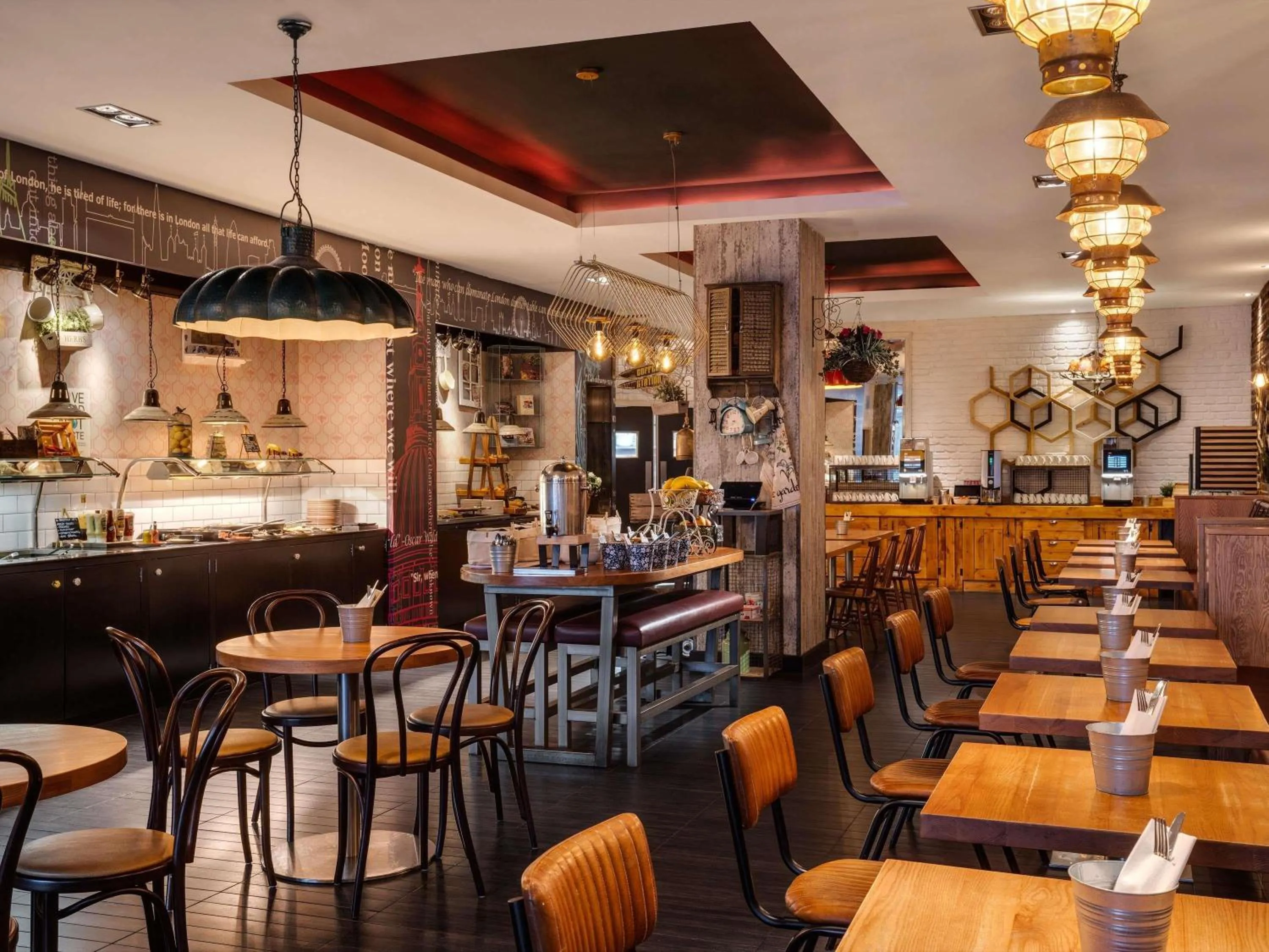 Restaurant/places to eat in Novotel London Tower Bridge