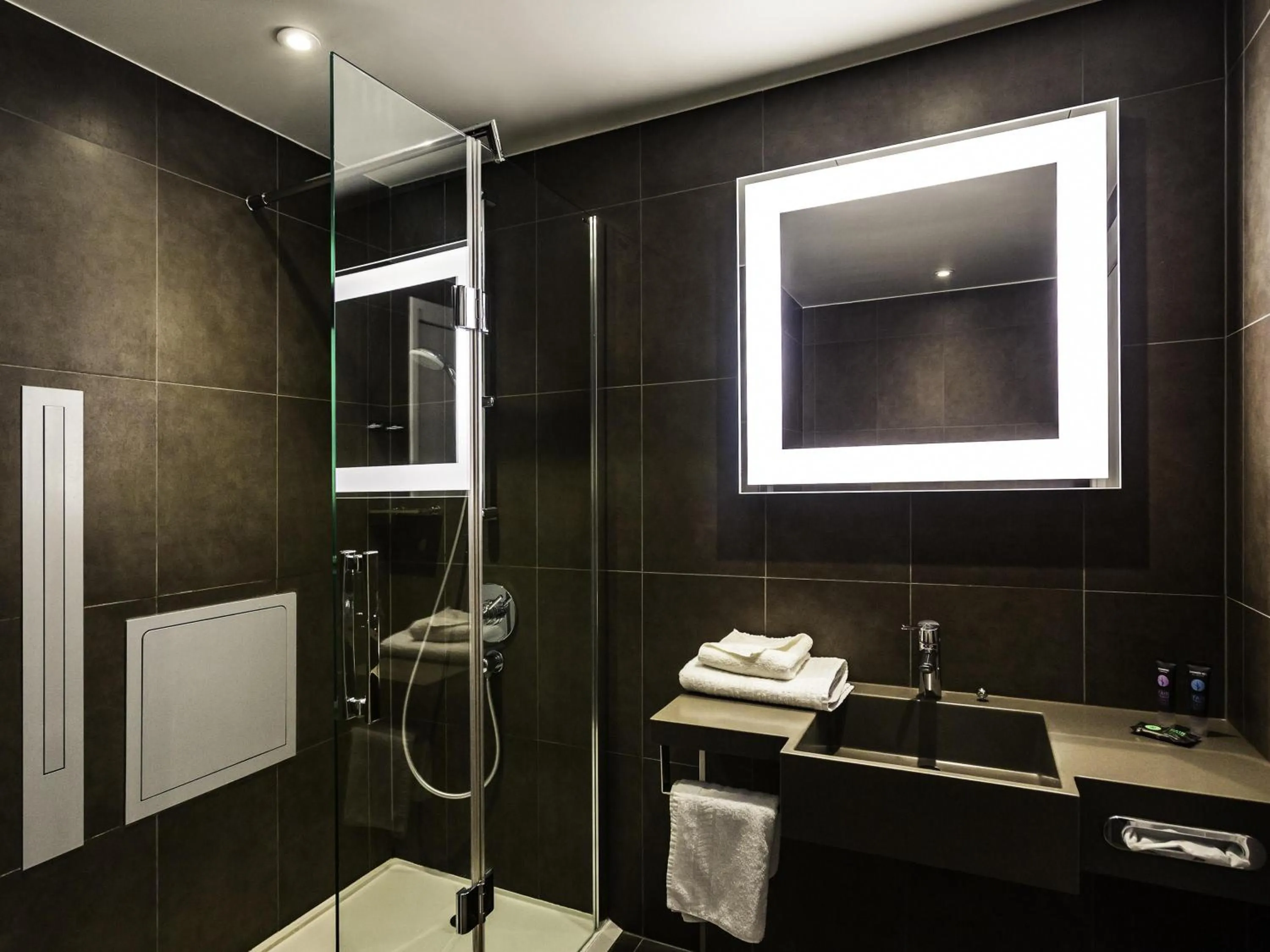 Bathroom in Novotel London Tower Bridge