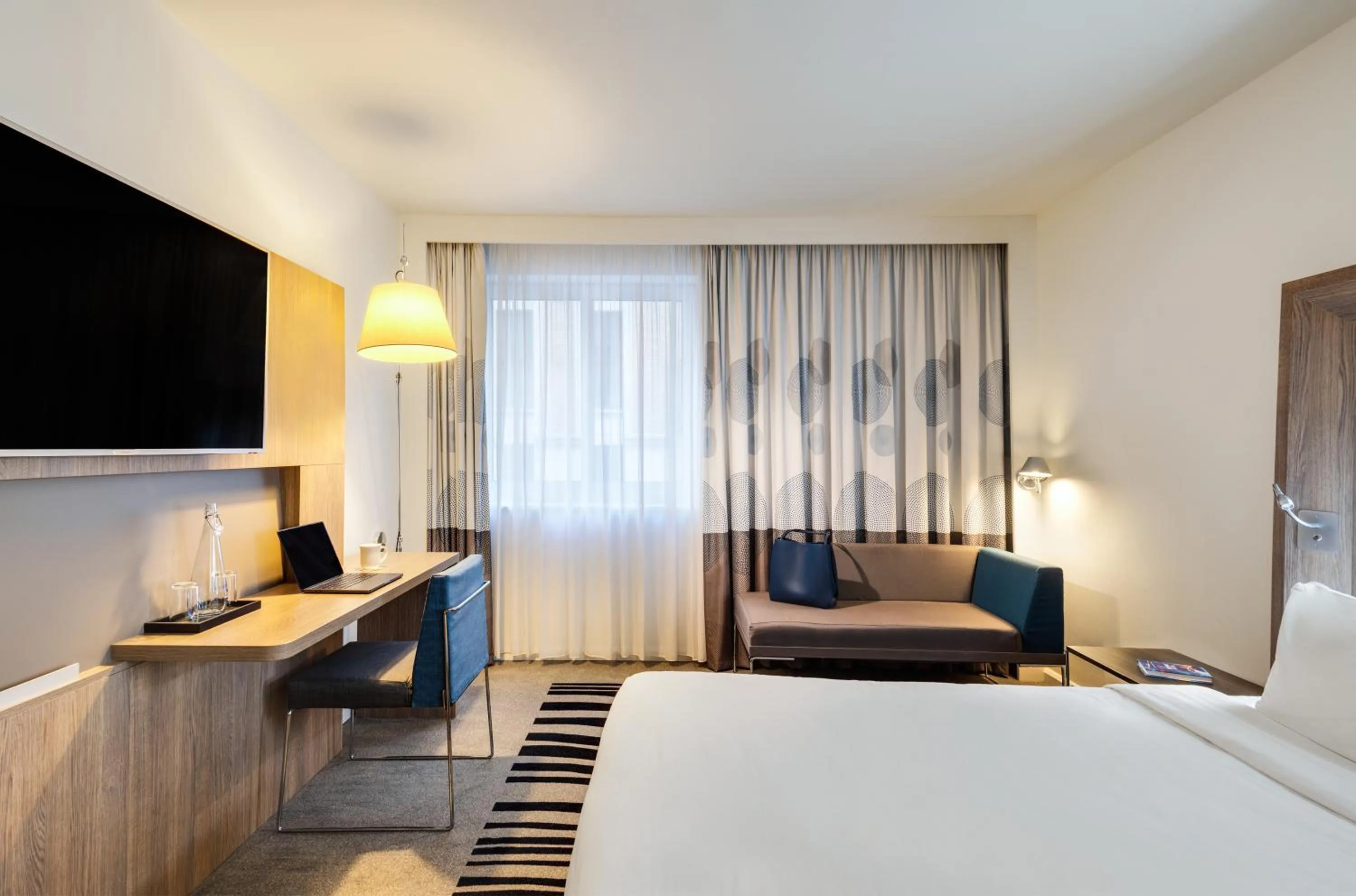 Bed in Novotel London Tower Bridge