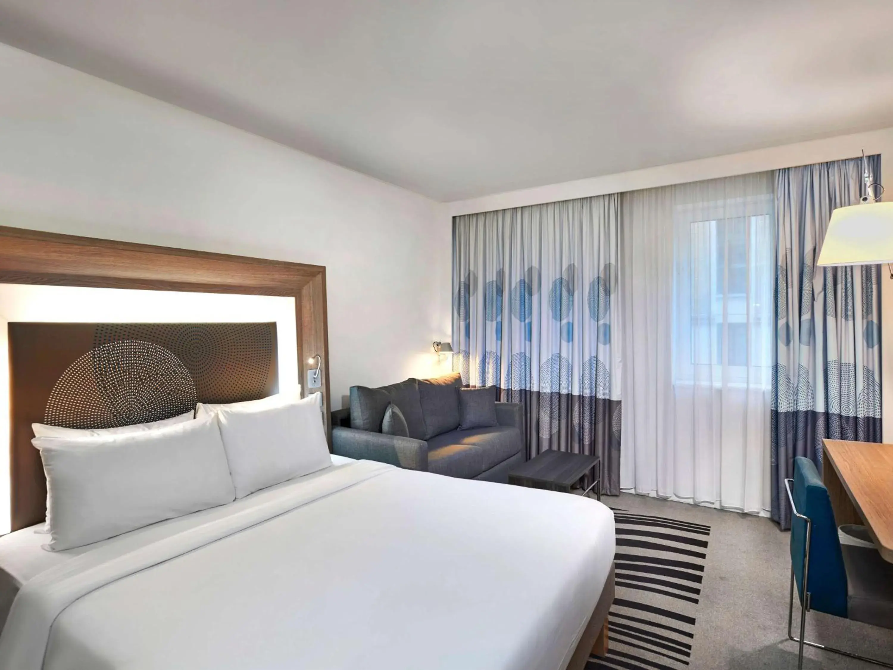 Premium Queen Room with sofa bed in Novotel London Tower Bridge Premium Queen Room with sofa bed in Novotel London Tower Bridge